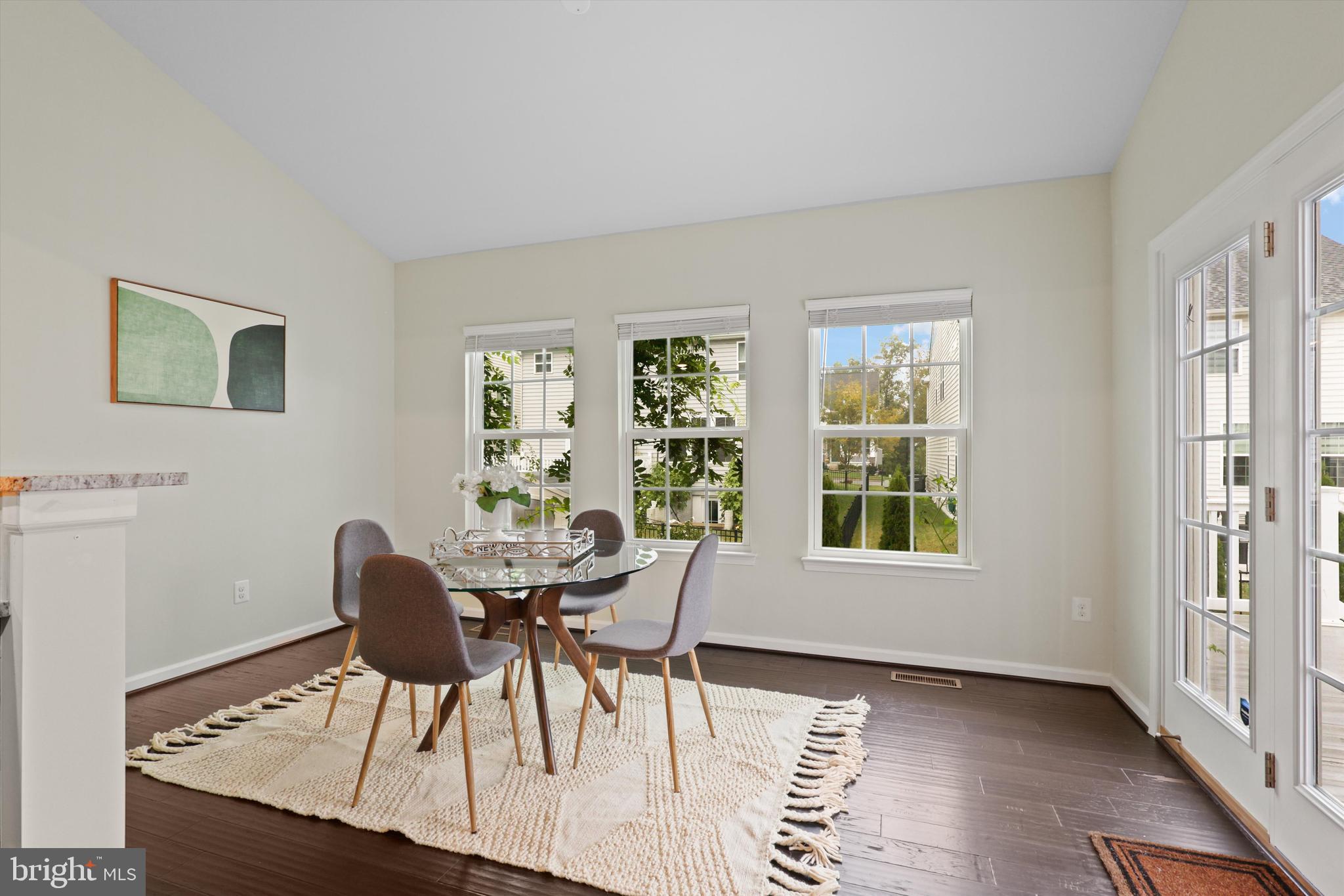 MAY'S QUARTER - Residential