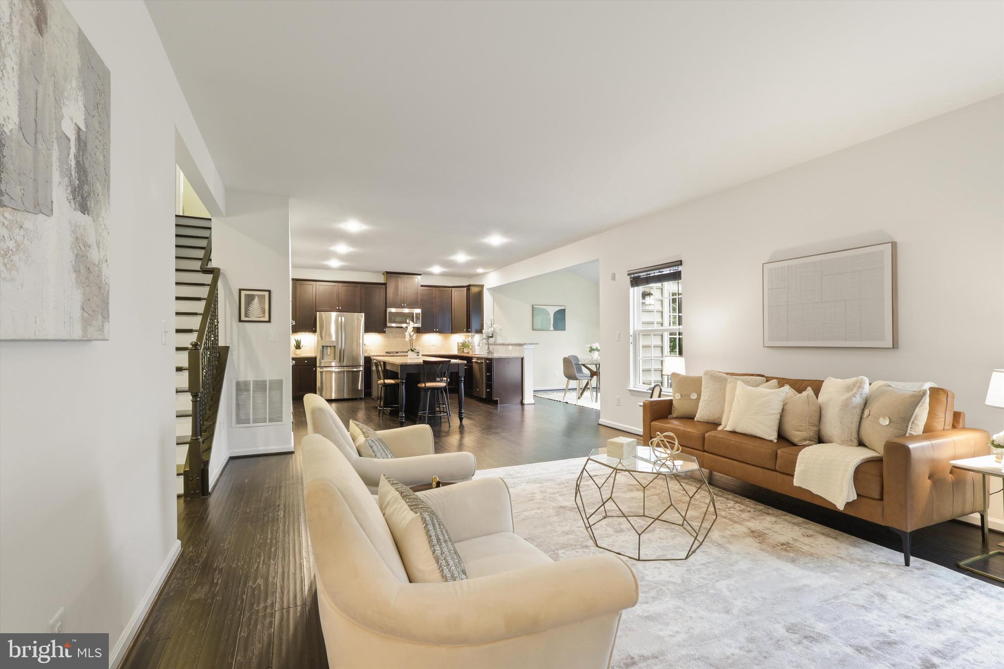 MAY'S QUARTER - Residential