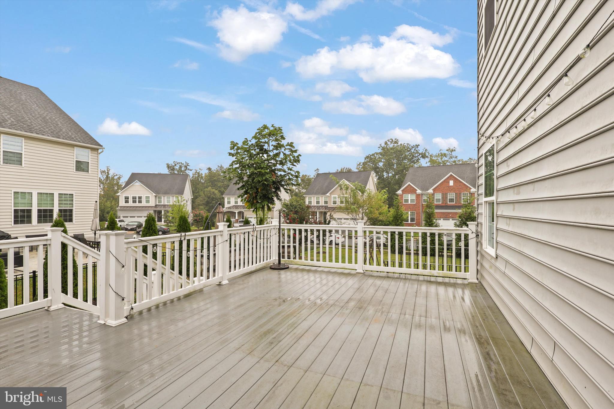 MAY'S QUARTER - Residential