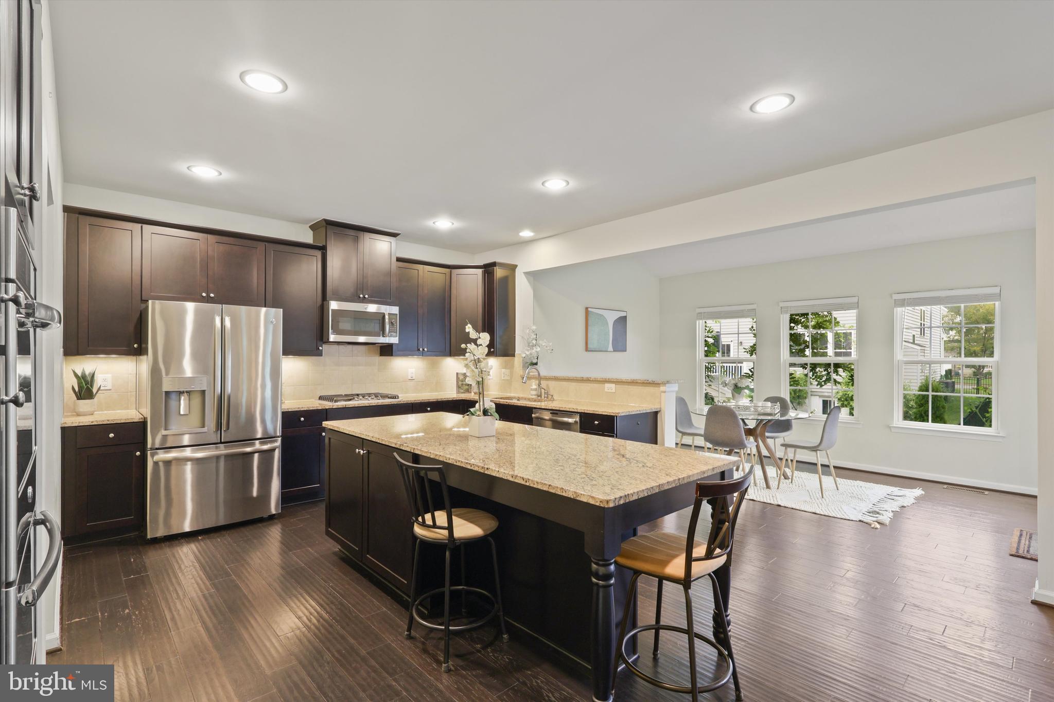 MAY'S QUARTER - Residential