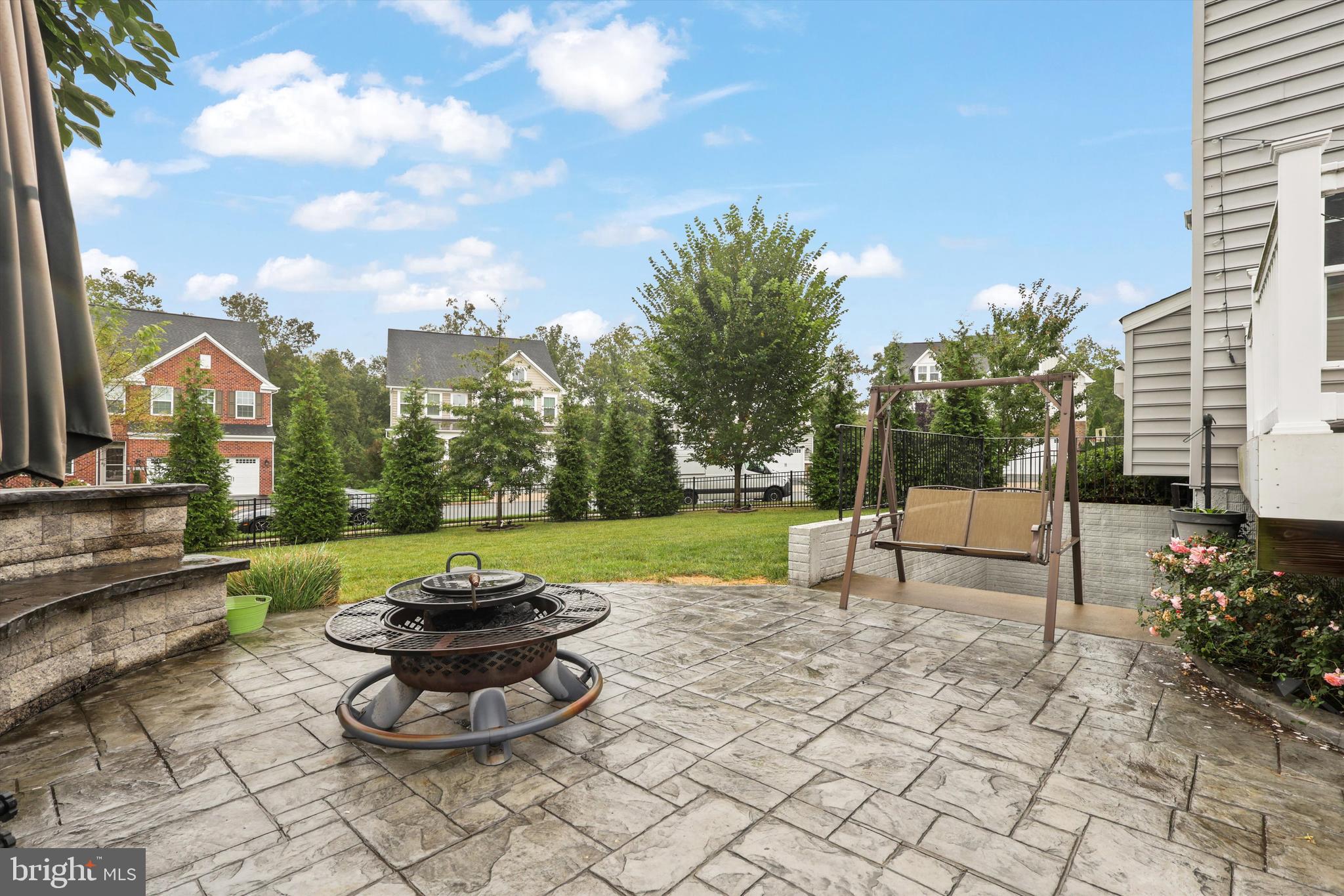 MAY'S QUARTER - Residential