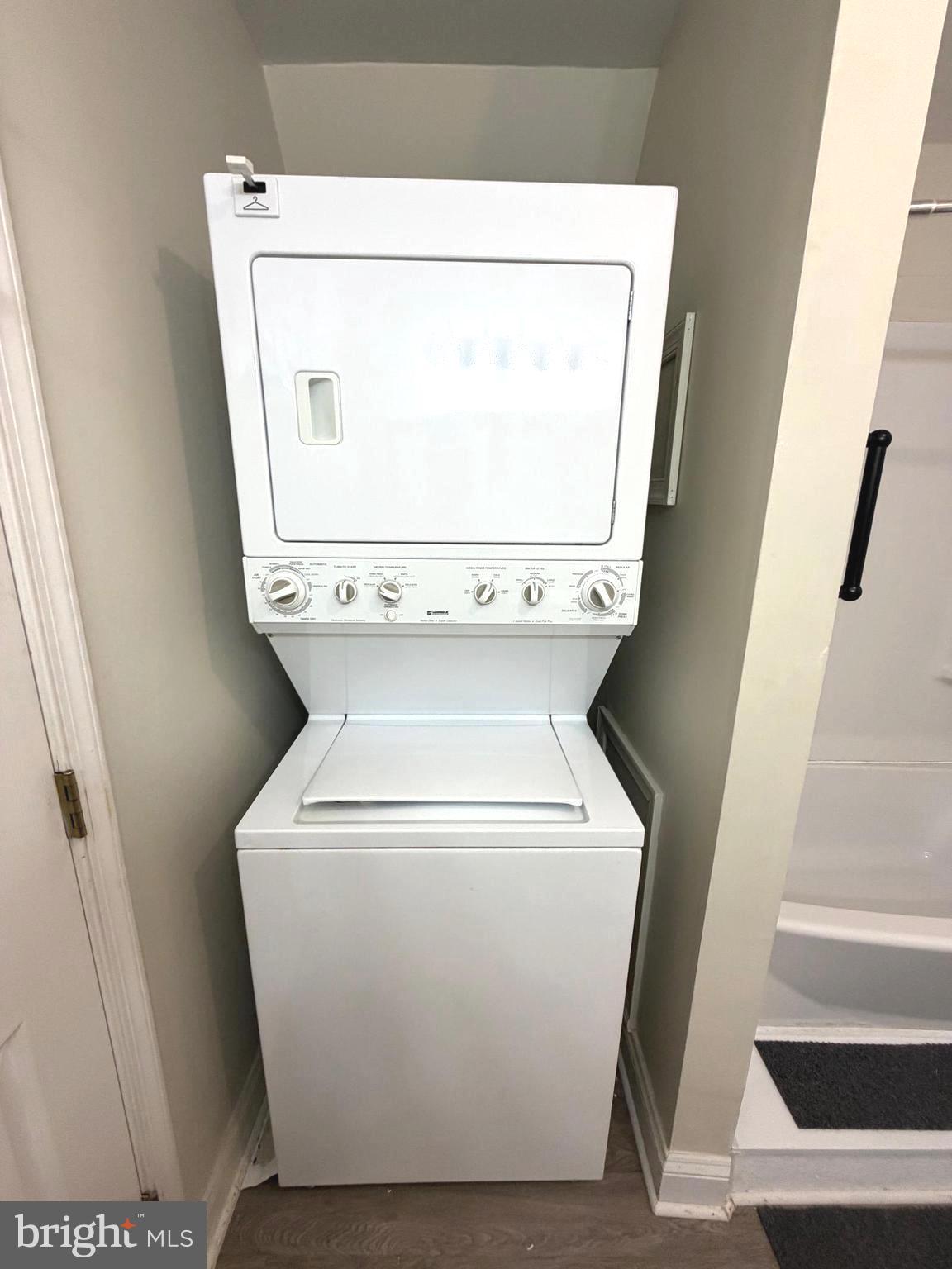 WASHINGTON SQUARE LA PLA - Residential