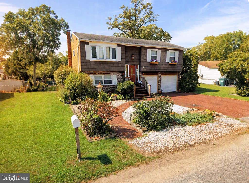 Photo of 11 Spruce Drive, LITTLE EGG HARBOR TWP, NJ 08087 (MLS # NJOC2044098)