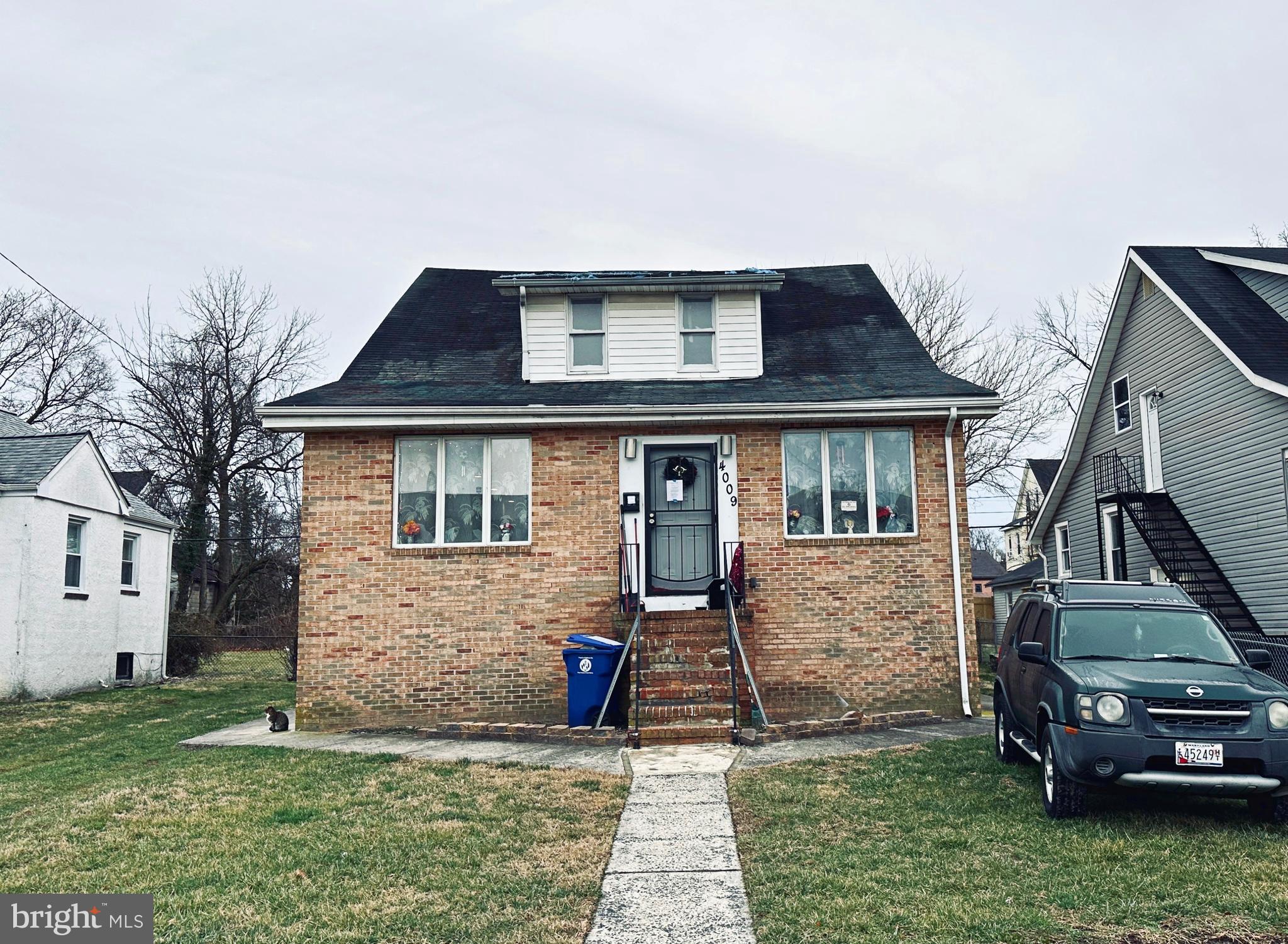 WEST ARLINGTON - Residential