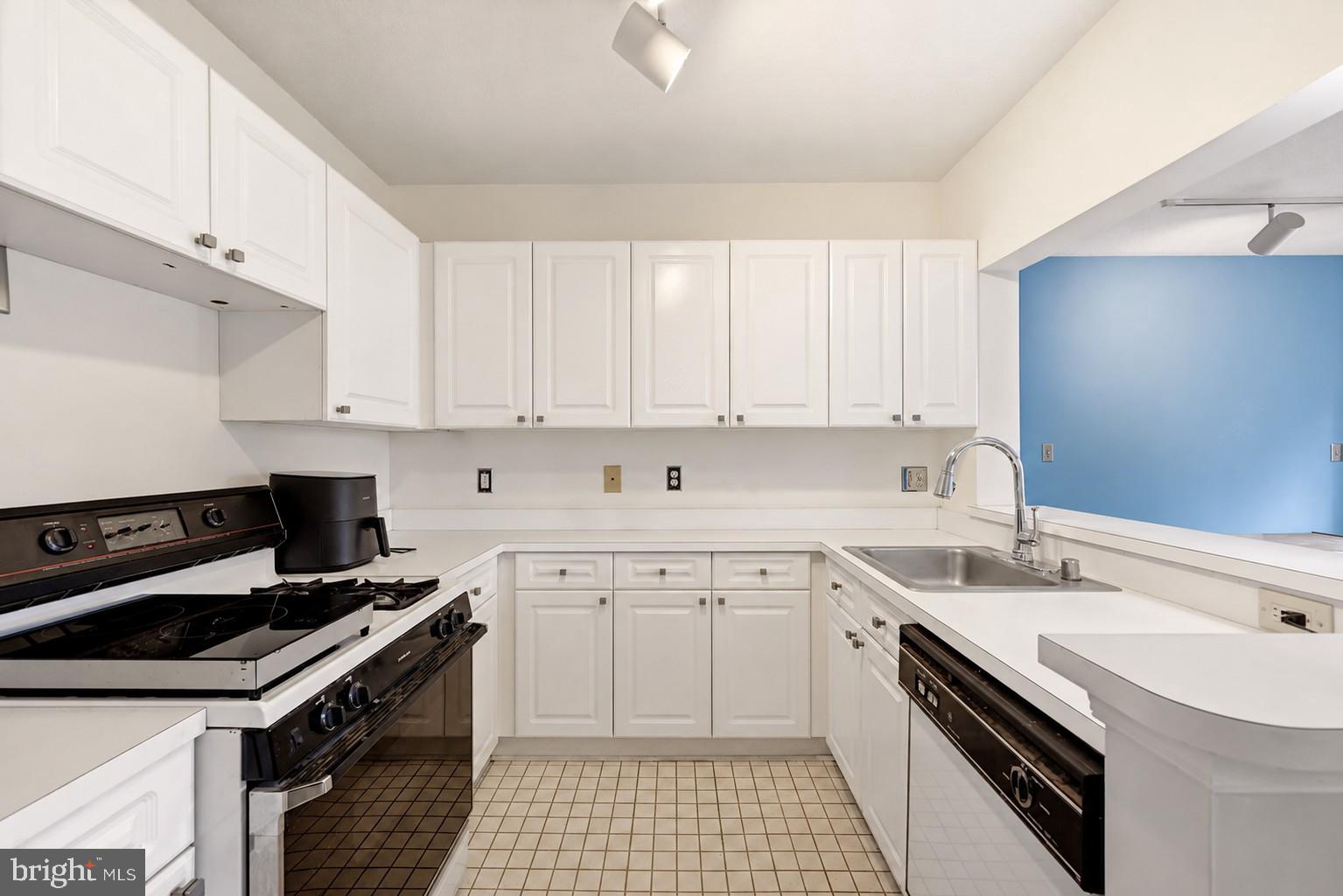 20330 BEECHWOOD TERRACE 201