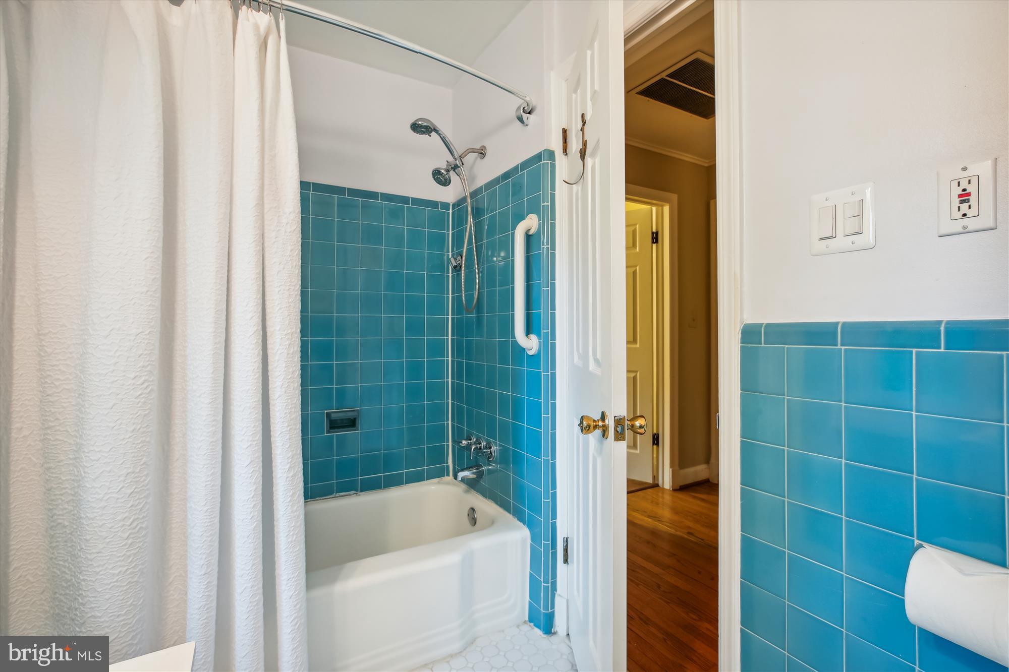 MANOR PARK - Residential