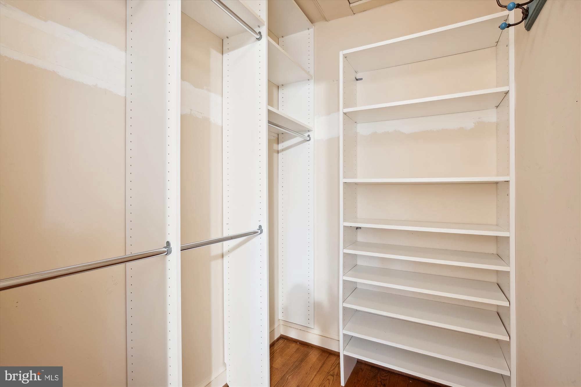 MANOR PARK - Residential