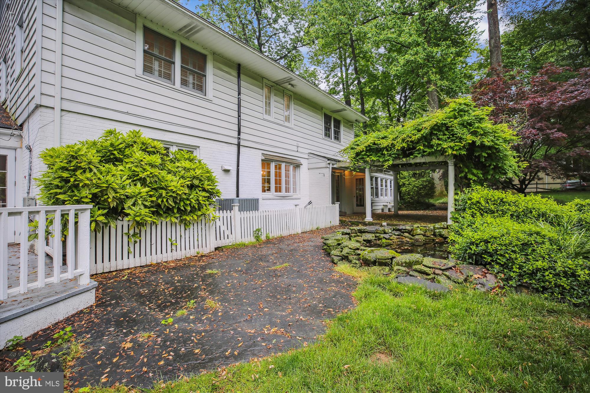 MANOR PARK - Residential