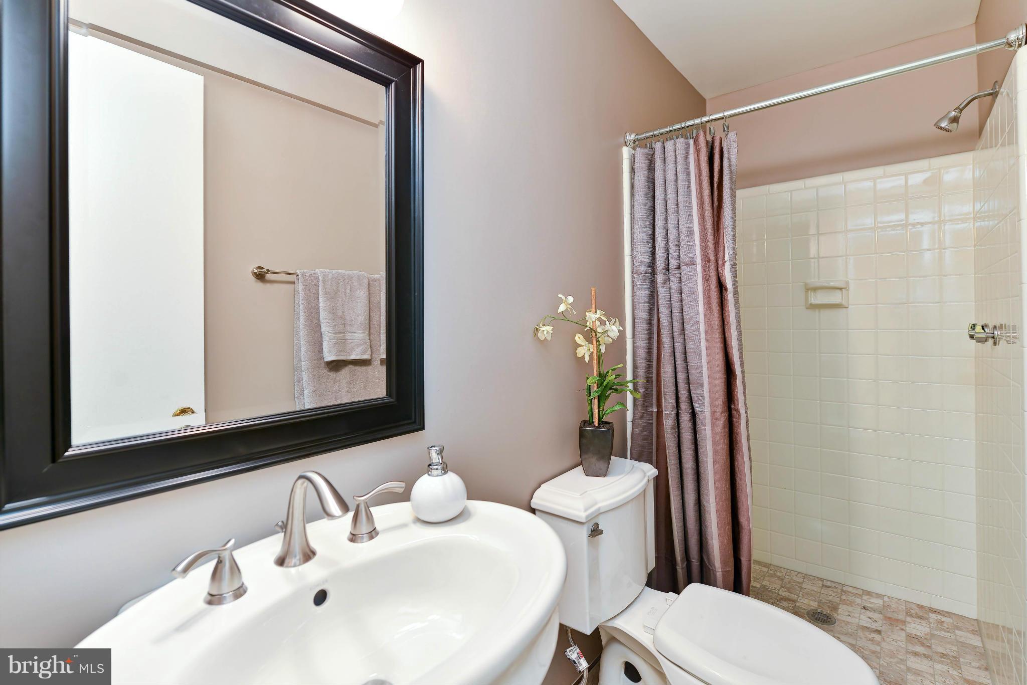 MIDWOOD ESTATES - Residential