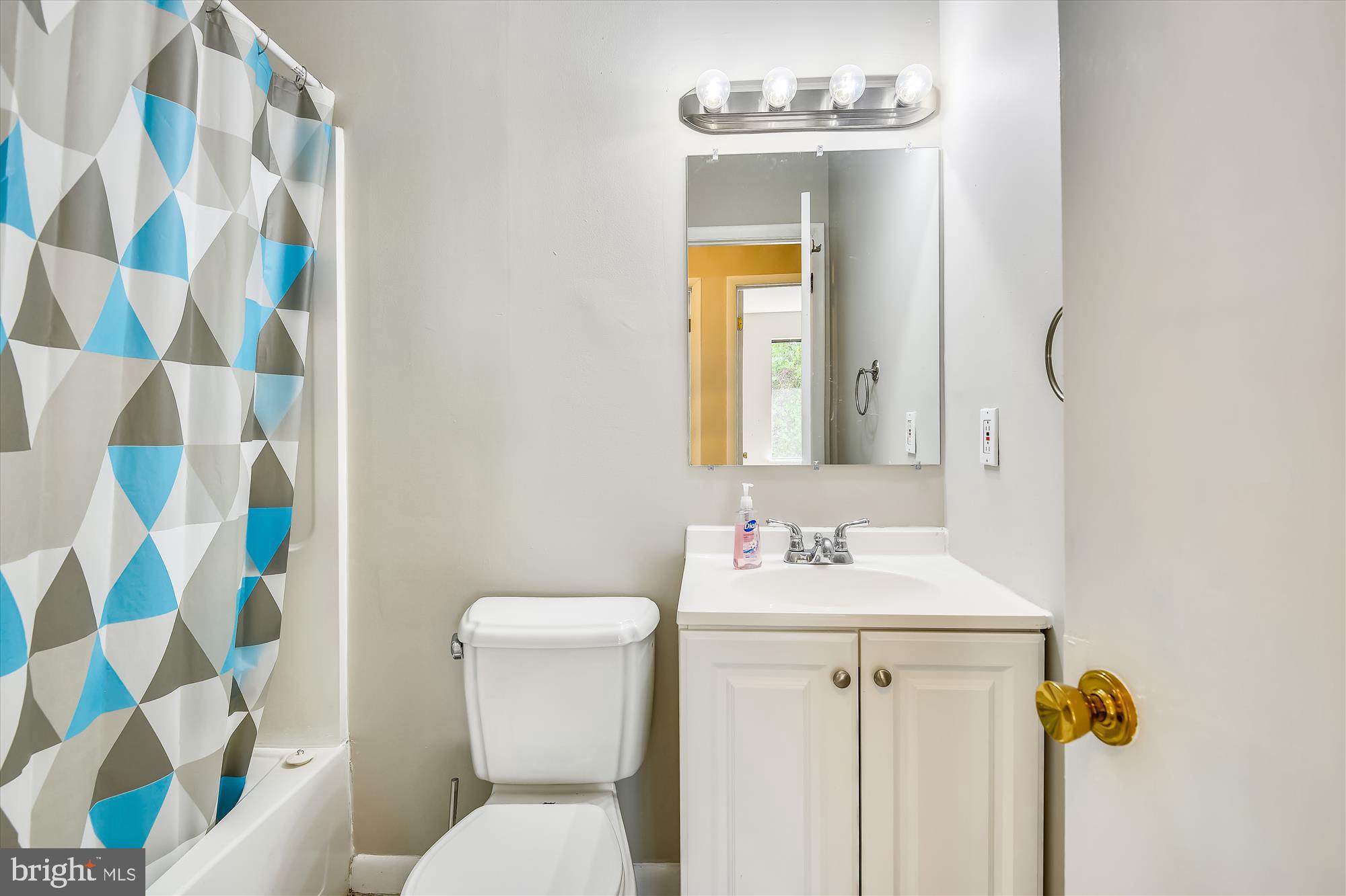 WALNUT RIDGE - Residential Lease