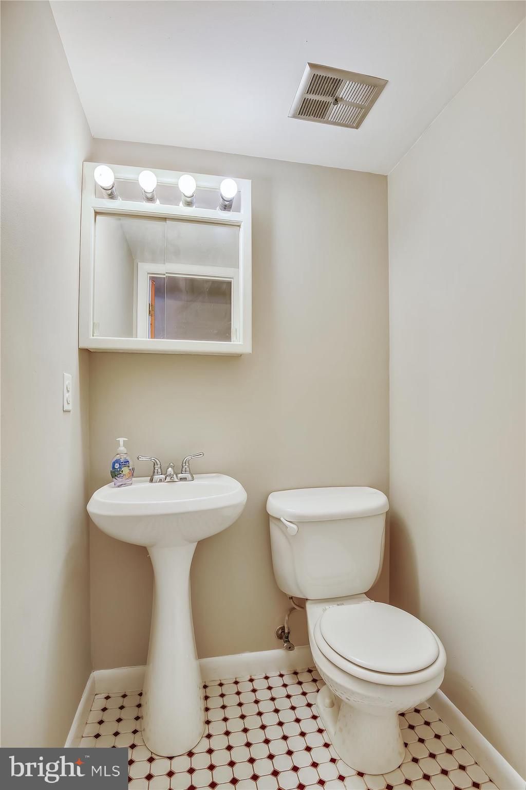 WALNUT RIDGE - Residential Lease