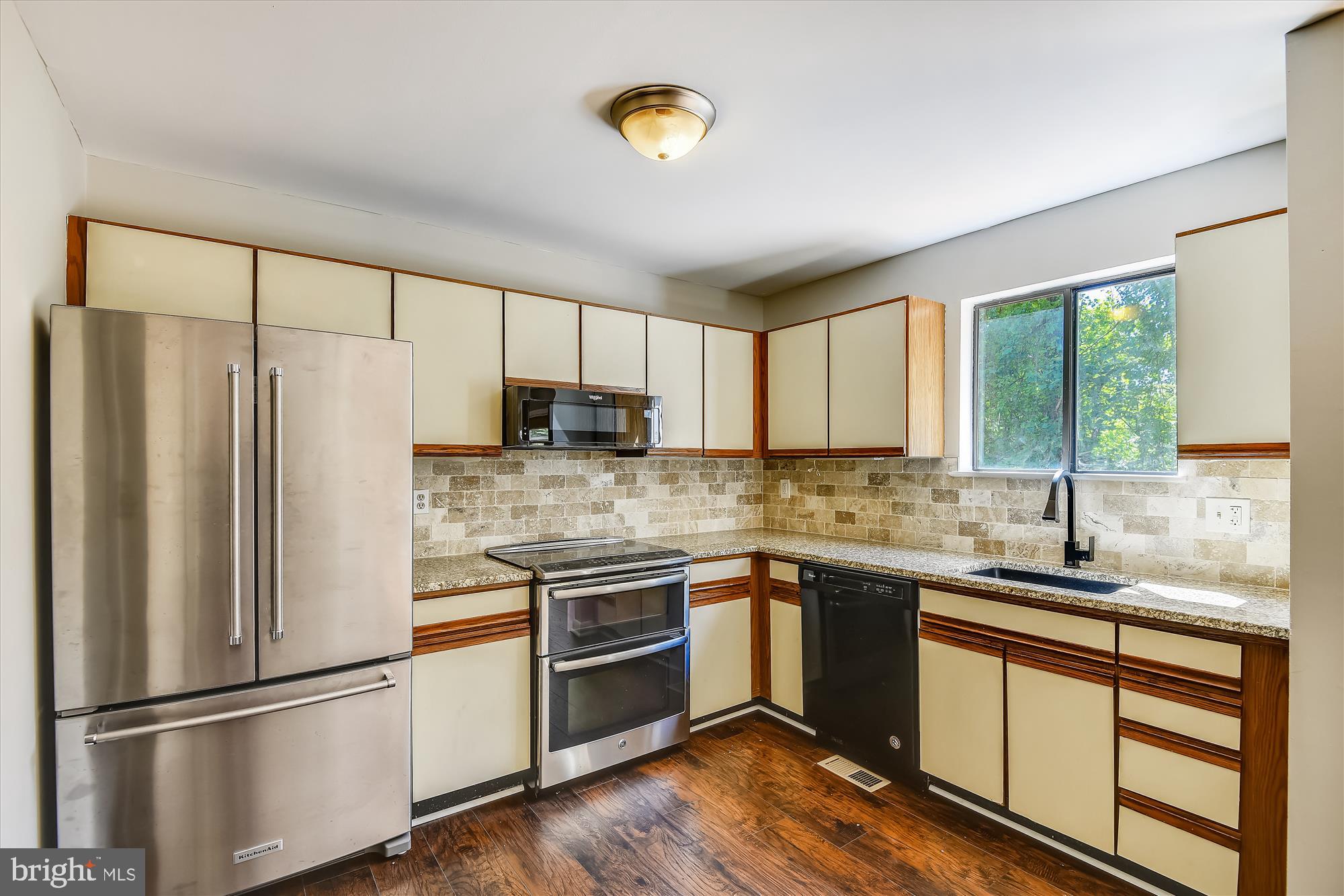 WALNUT RIDGE - Residential Lease