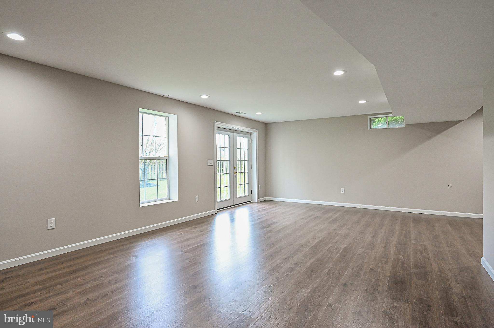 CROSSMAN CREEK - Residential