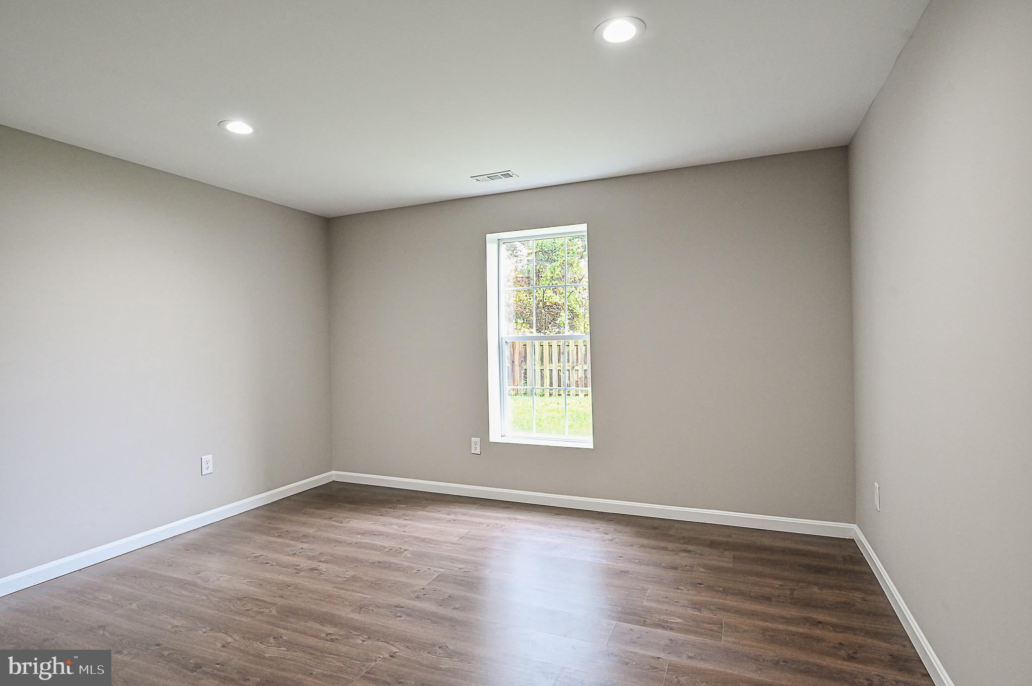 CROSSMAN CREEK - Residential