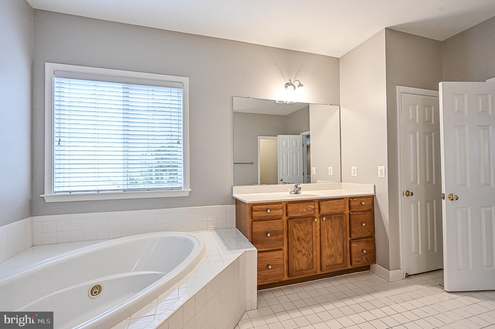 CROSSMAN CREEK - Residential