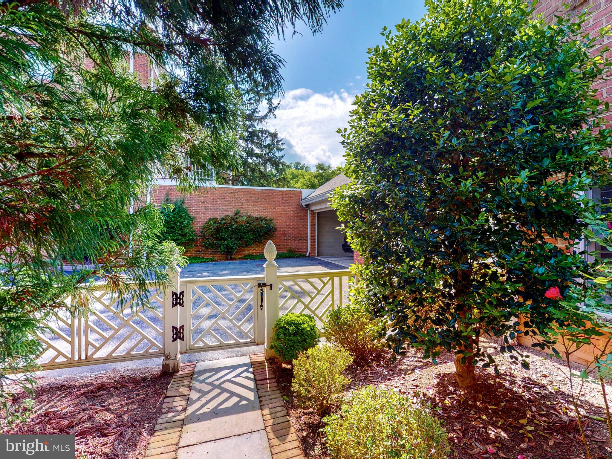 BRIGHTWOOD - Residential