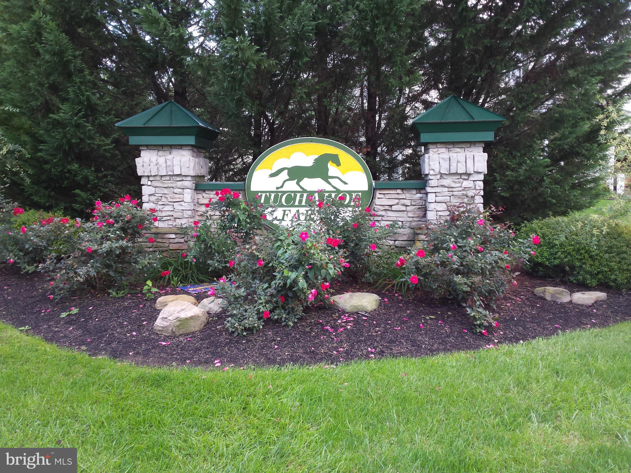 TUCHAHOE FARMS - Residential