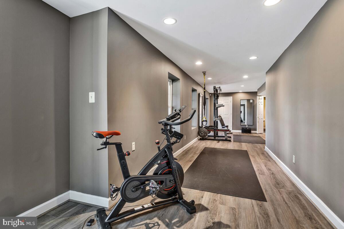 CROSS POINT - Residential