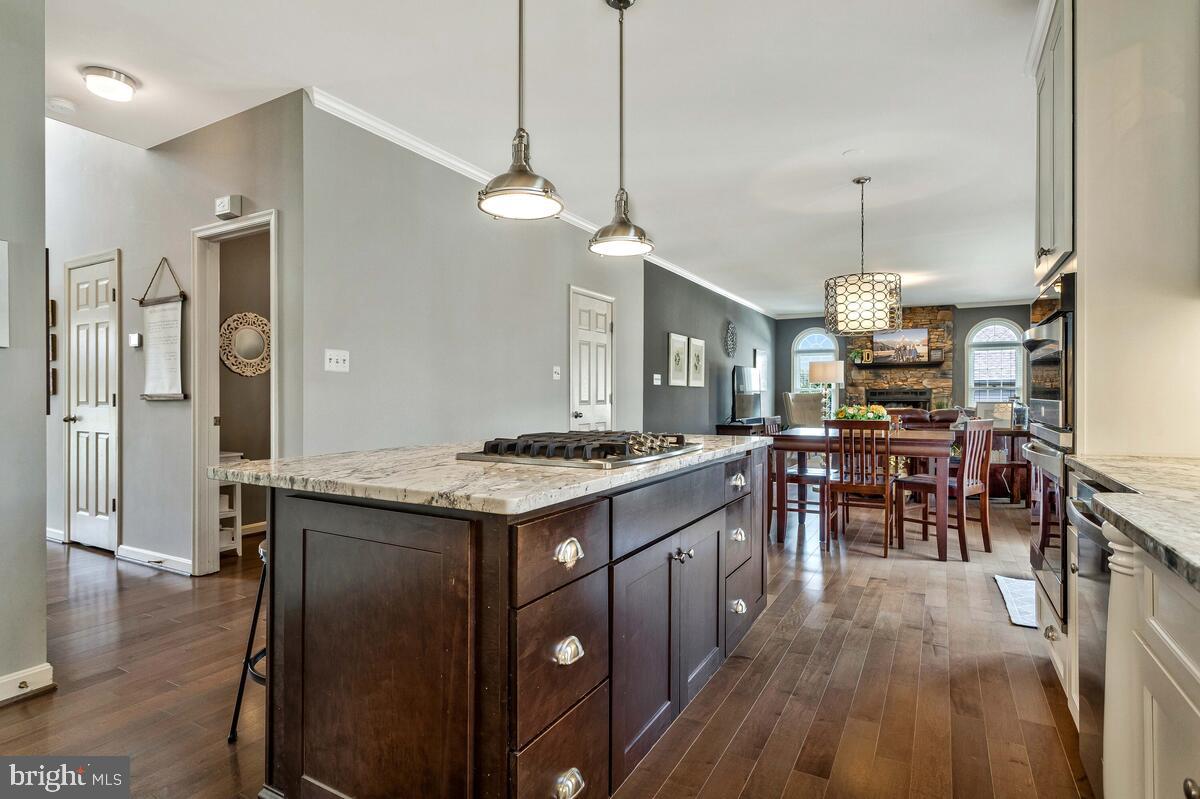 CROSS POINT - Residential