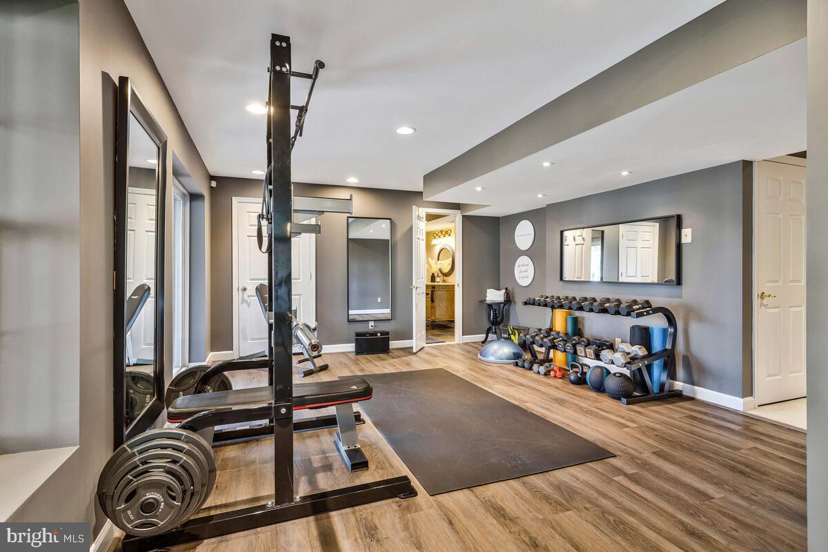 CROSS POINT - Residential