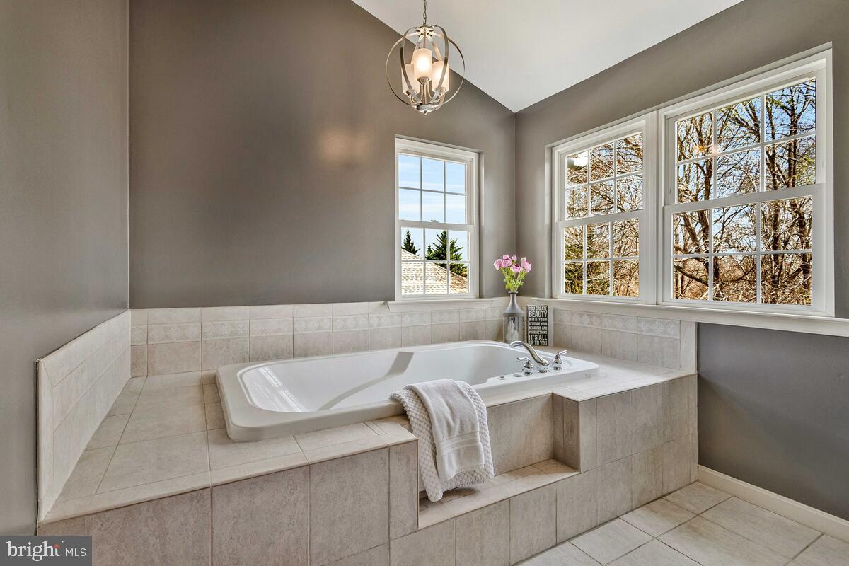 CROSS POINT - Residential