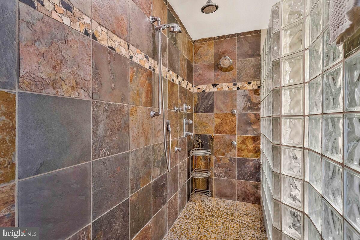 CROSS POINT - Residential