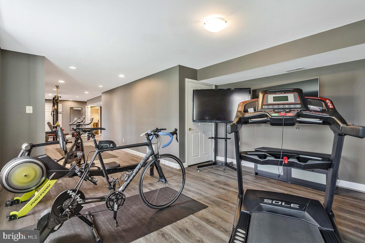 CROSS POINT - Residential