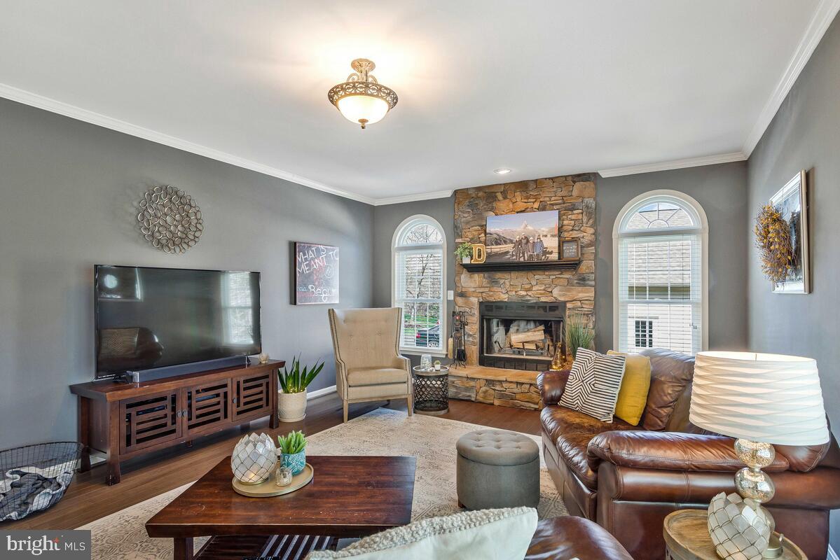 CROSS POINT - Residential