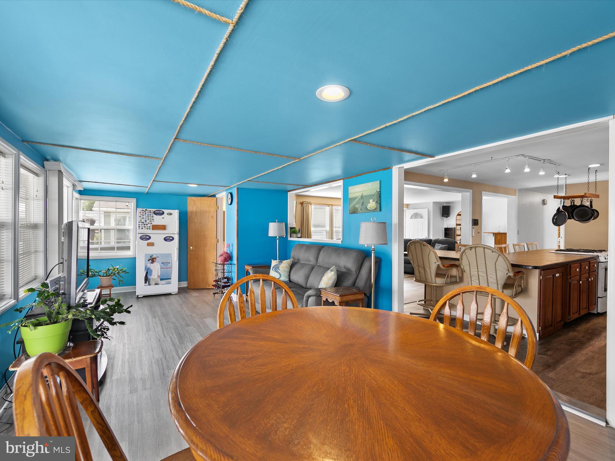 MARINERS COVE - Residential