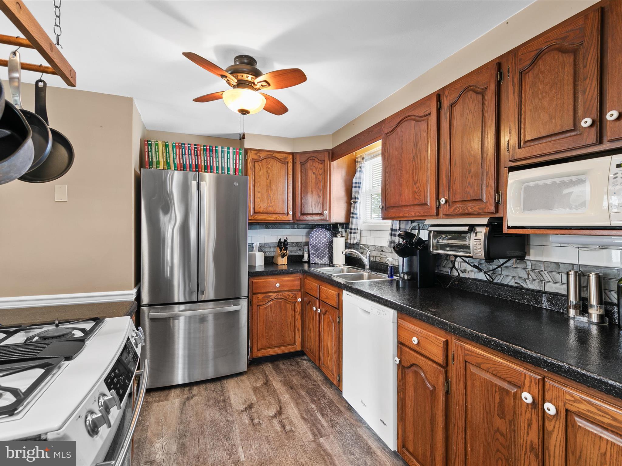 MARINERS COVE - Residential