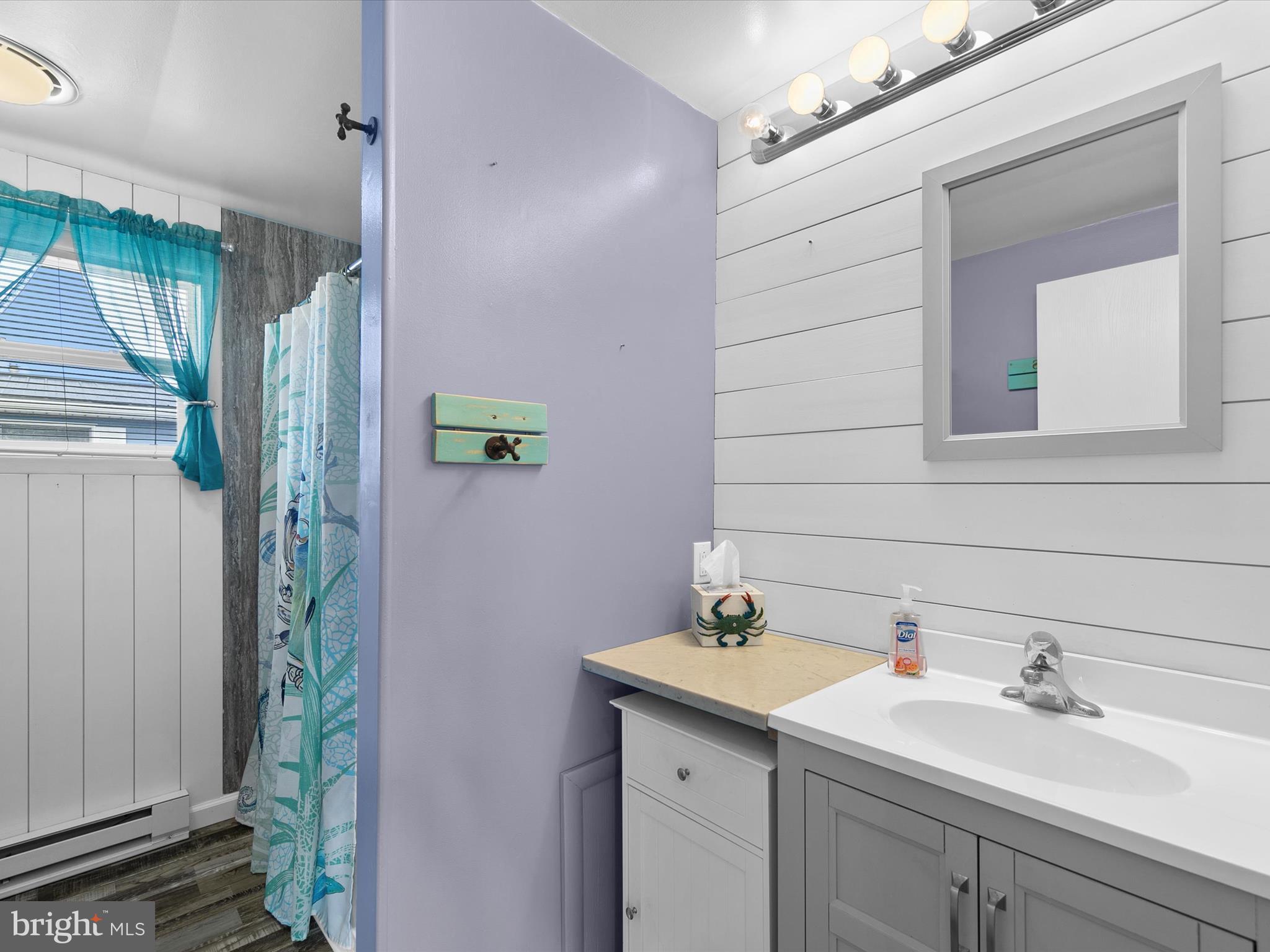 MARINERS COVE - Residential