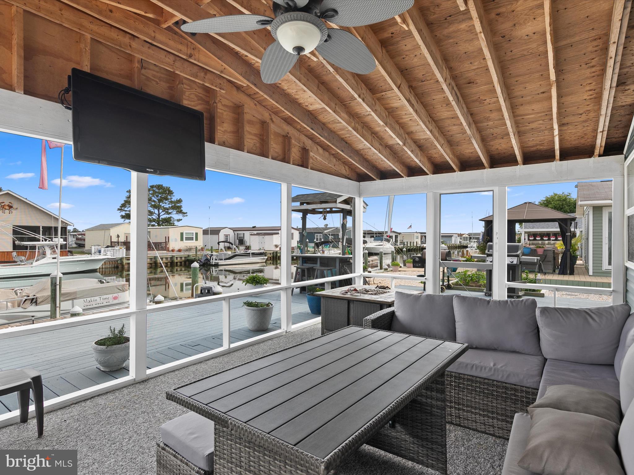 MARINERS COVE - Residential