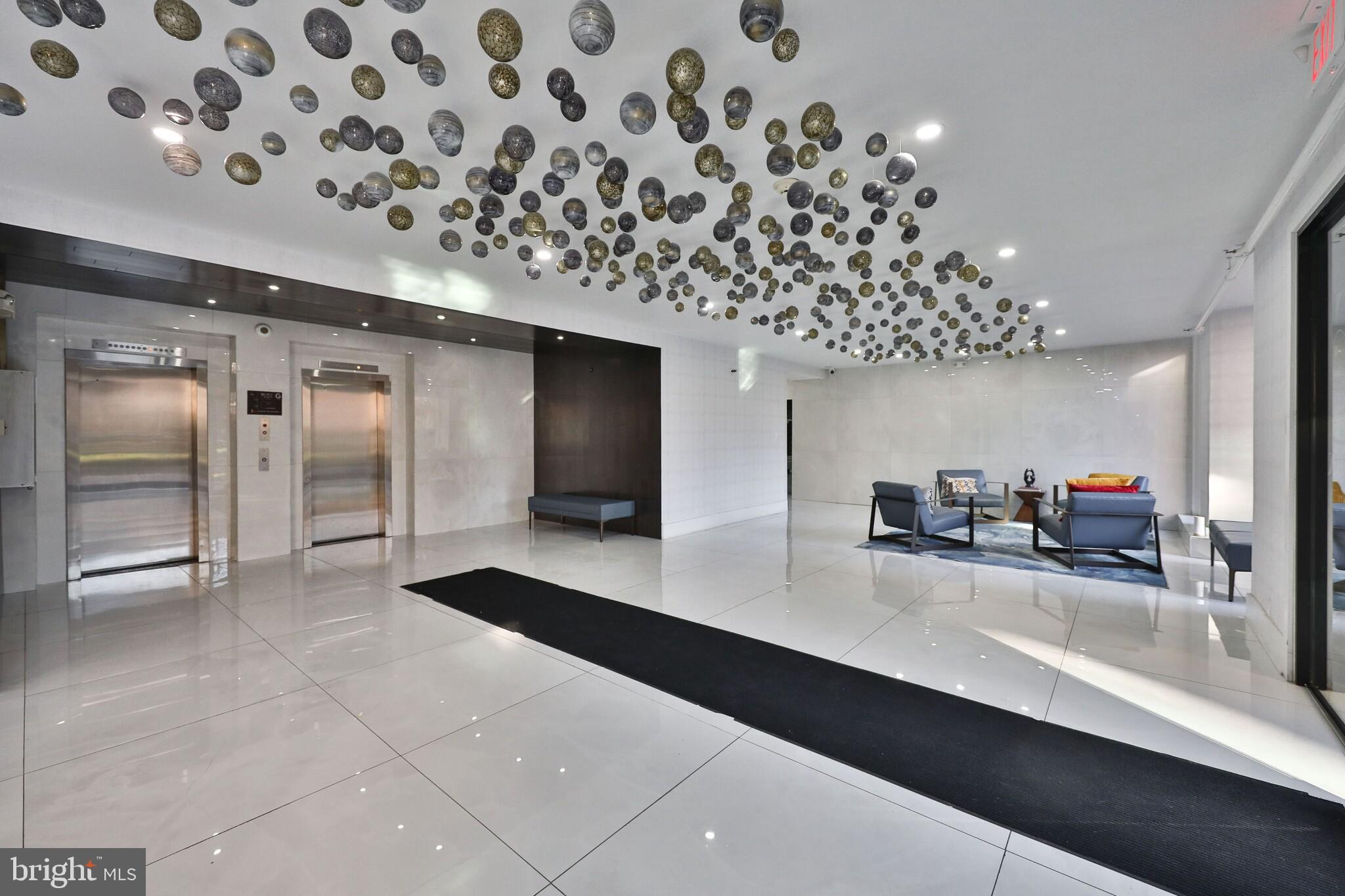 UNIVERSITY CITY - Residential Lease