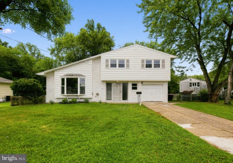 Photo of 487 Fresno Drive, MAGNOLIA, NJ 08049 (MLS # NJCD2126056)