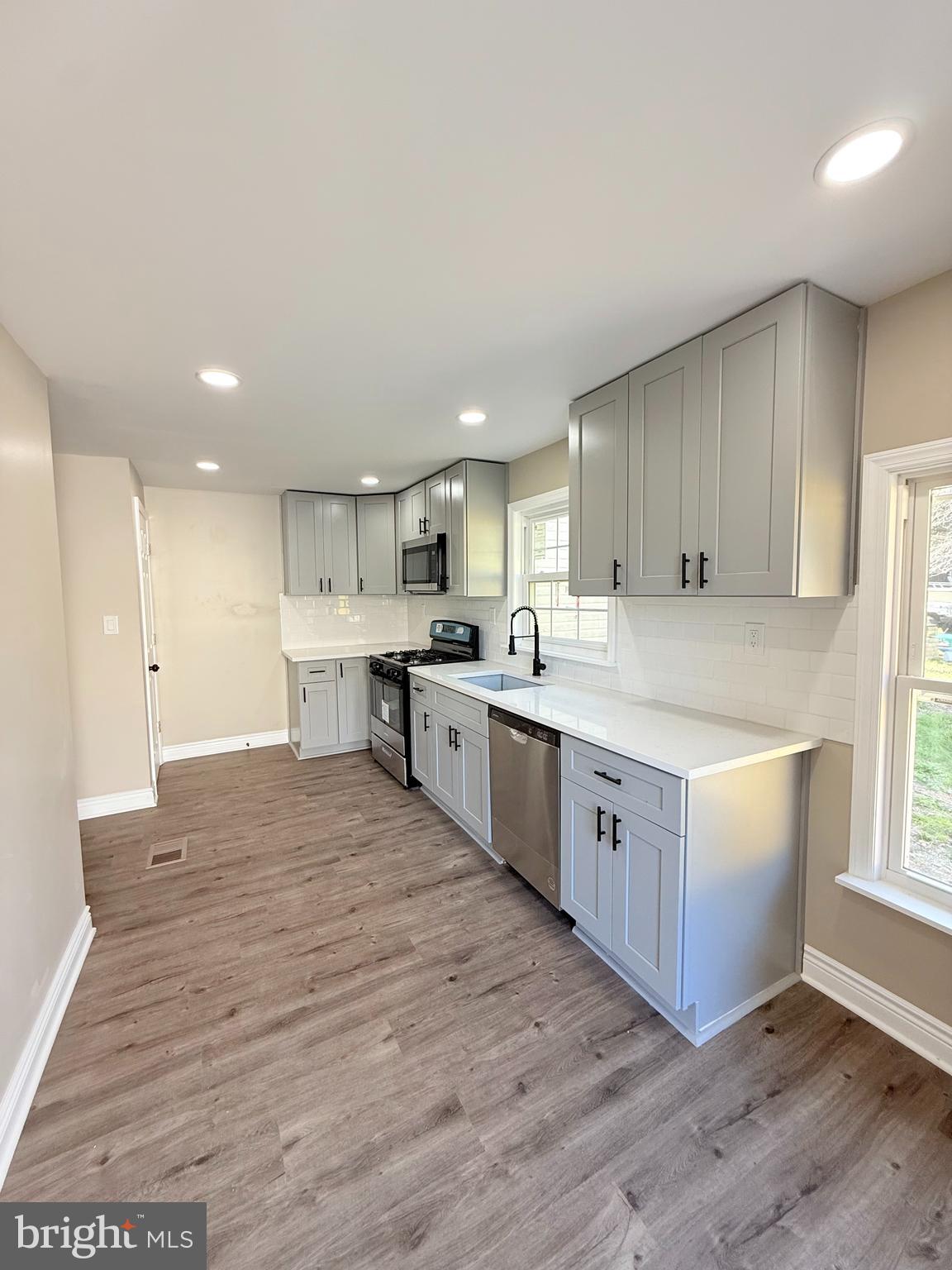 35 W CHURCH STREET