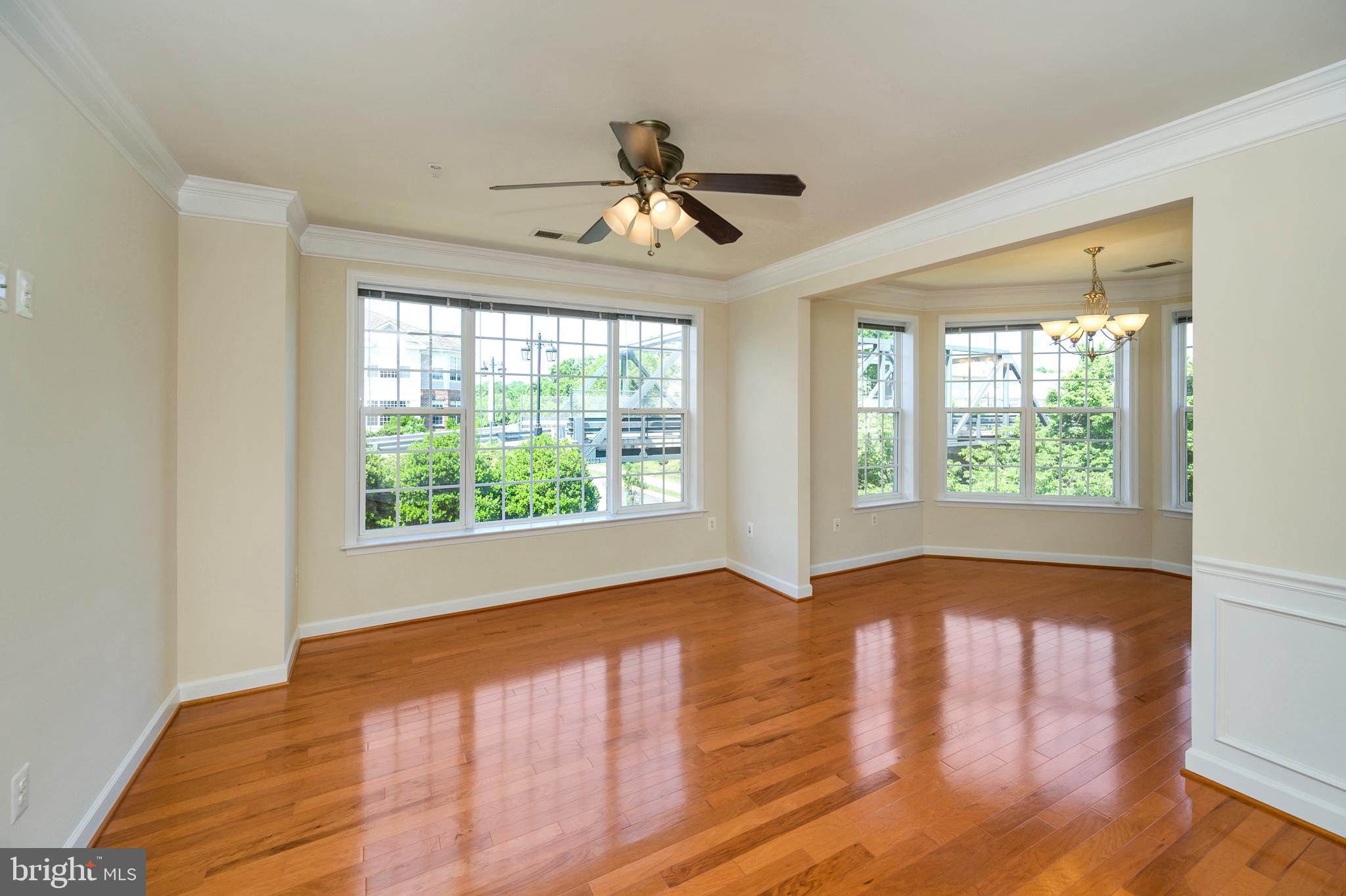 COBBLESTONE SQUARE - Residential