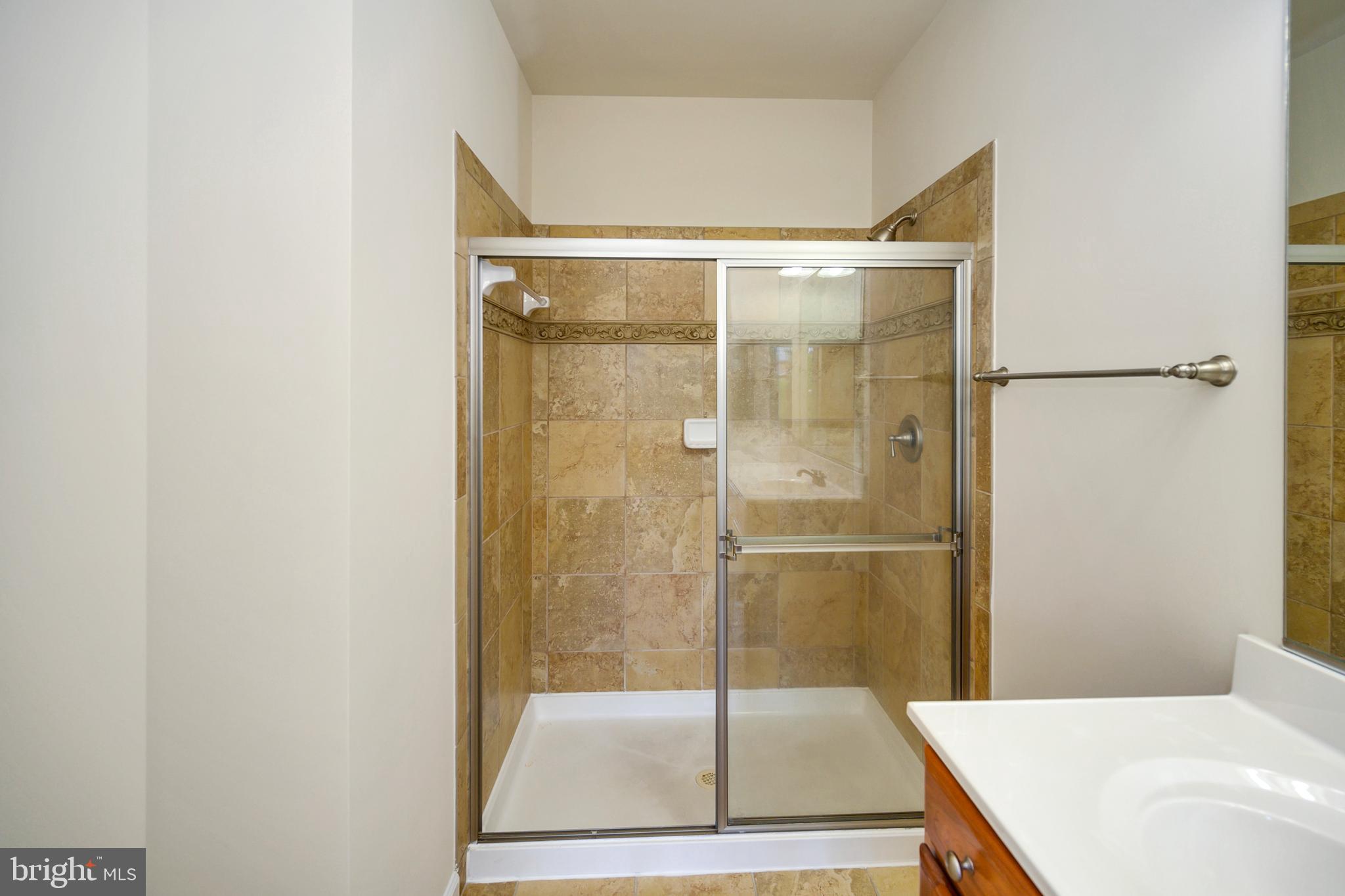 COBBLESTONE SQUARE - Residential