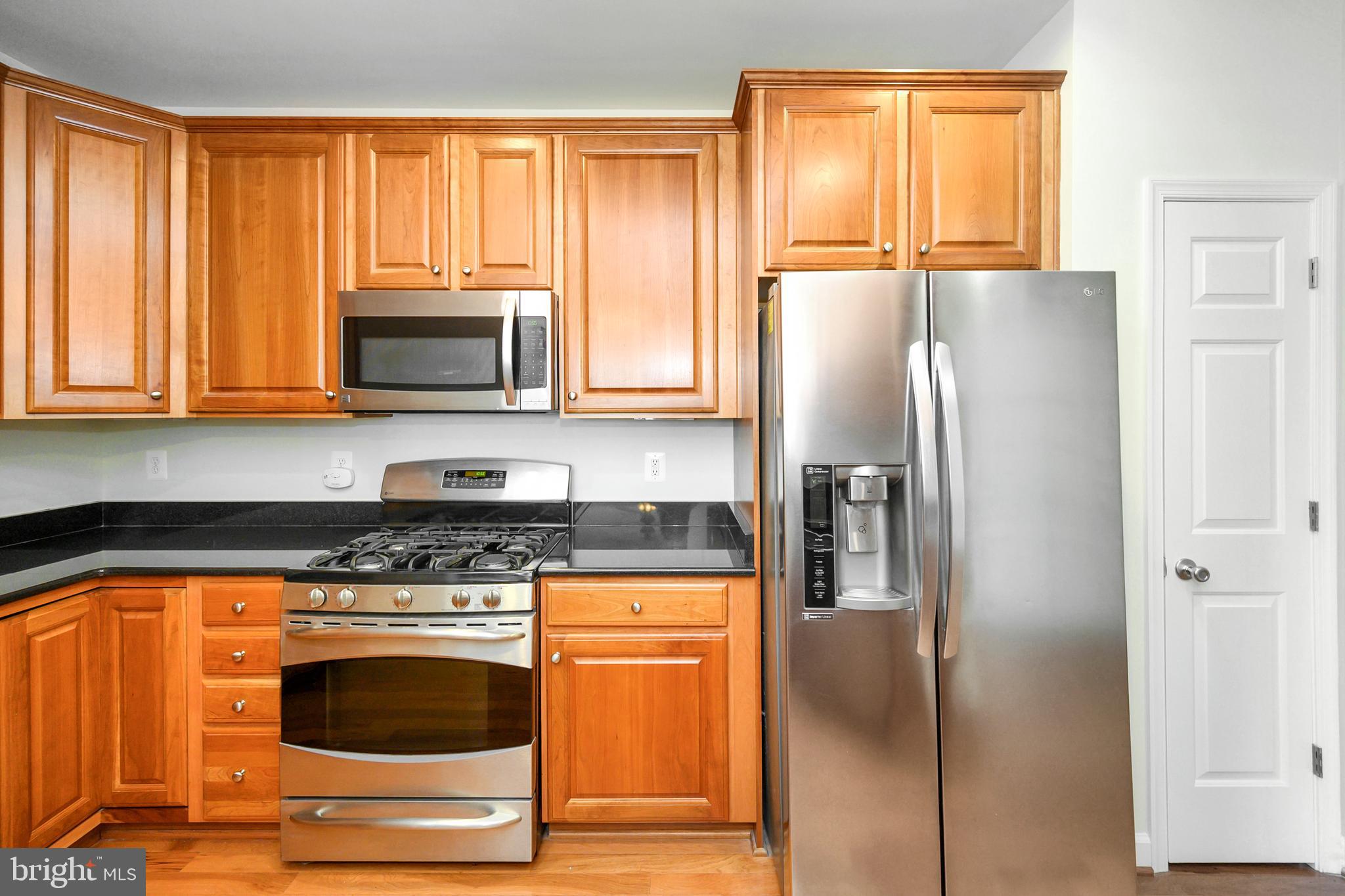 COBBLESTONE SQUARE - Residential