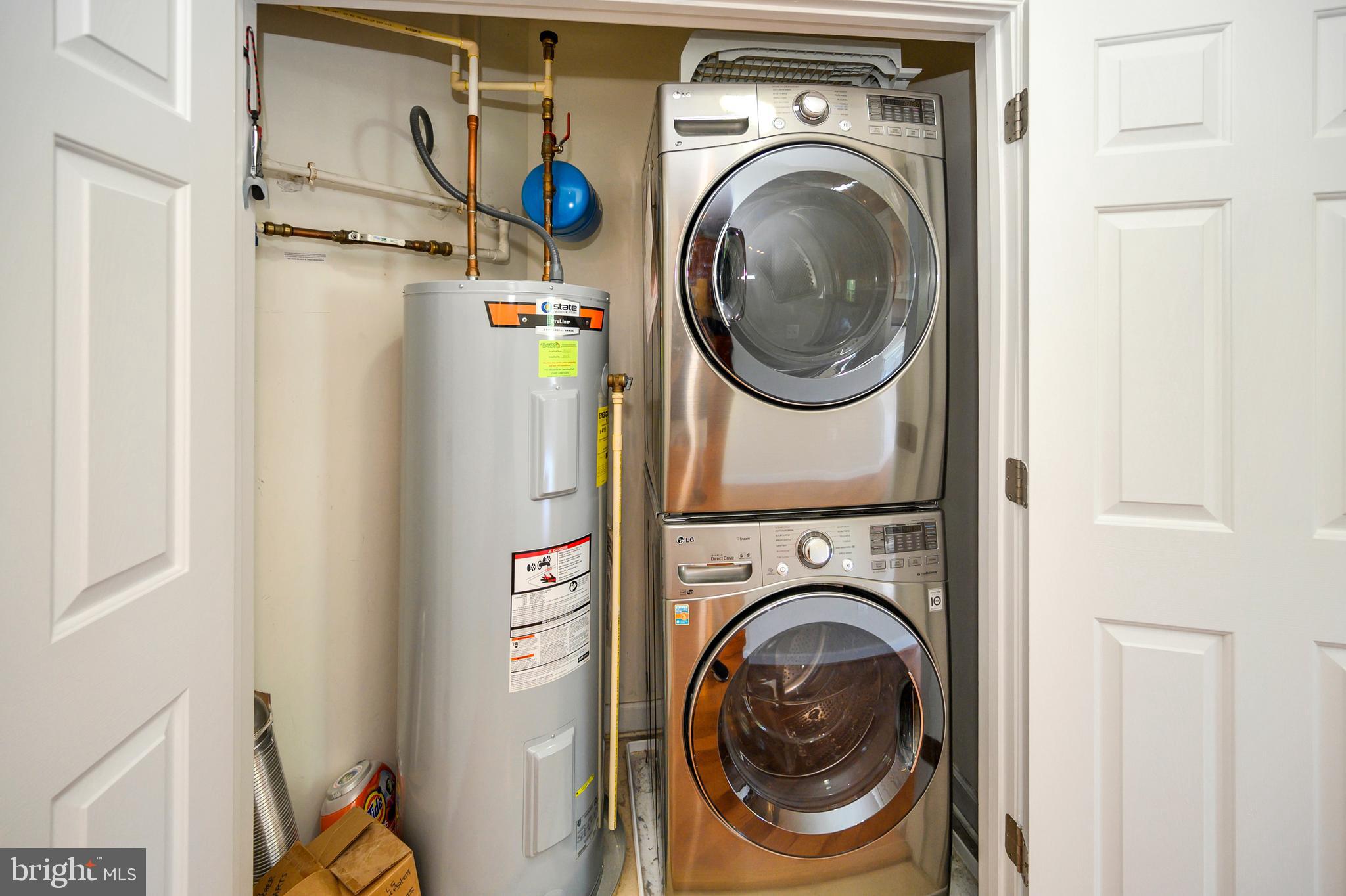 COBBLESTONE SQUARE - Residential