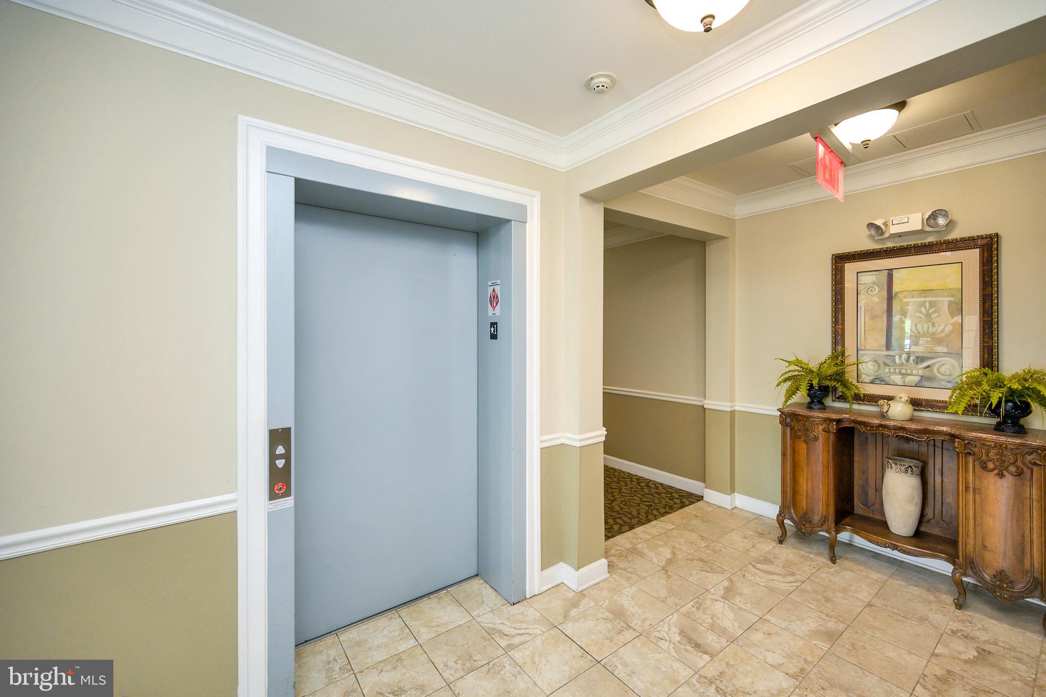 COBBLESTONE SQUARE - Residential