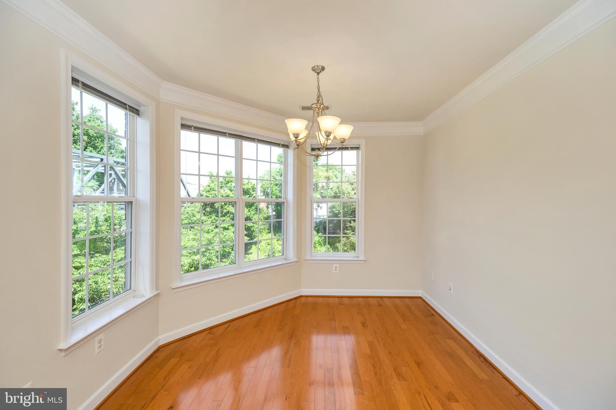 COBBLESTONE SQUARE - Residential