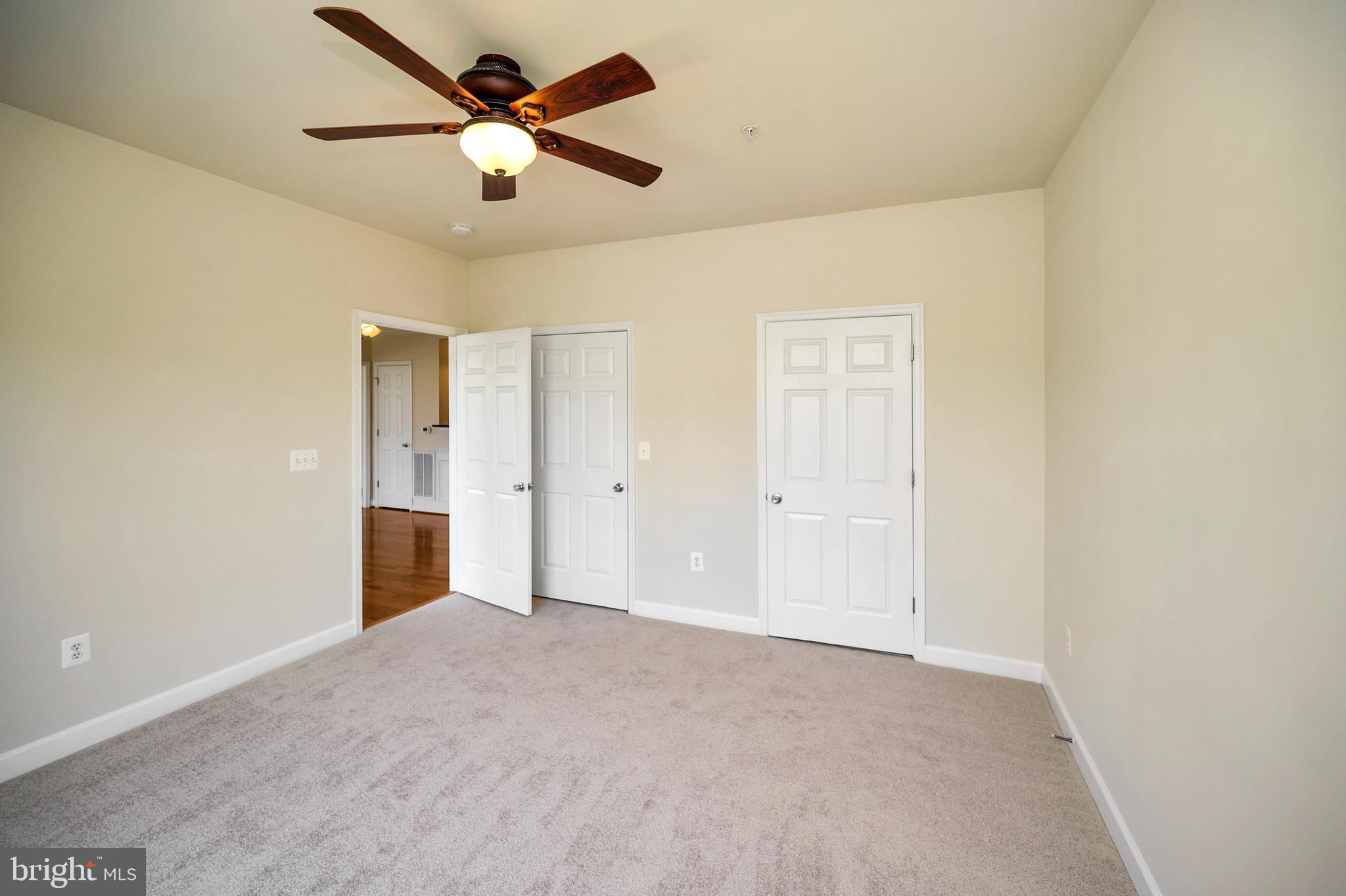 COBBLESTONE SQUARE - Residential