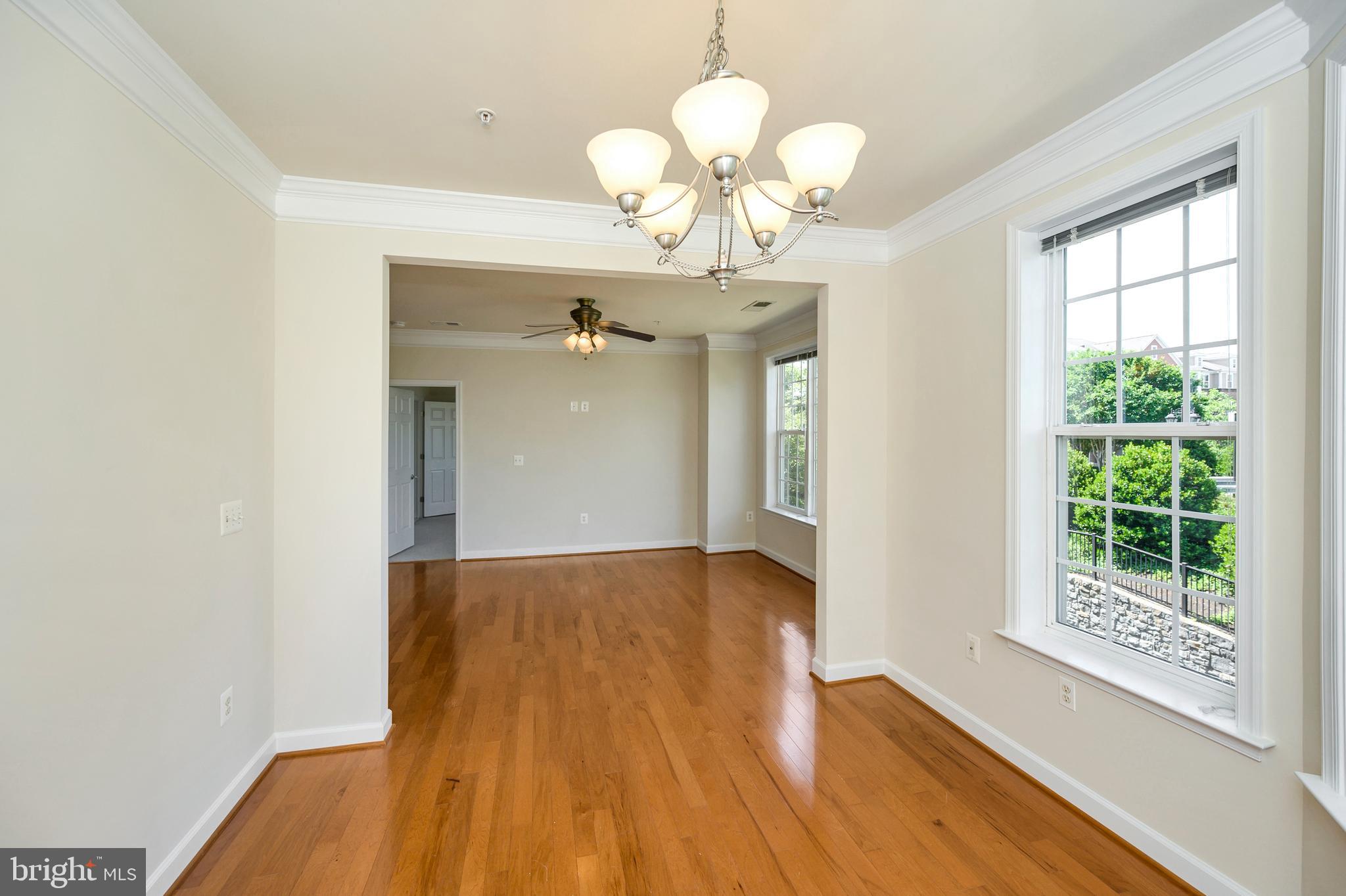 COBBLESTONE SQUARE - Residential