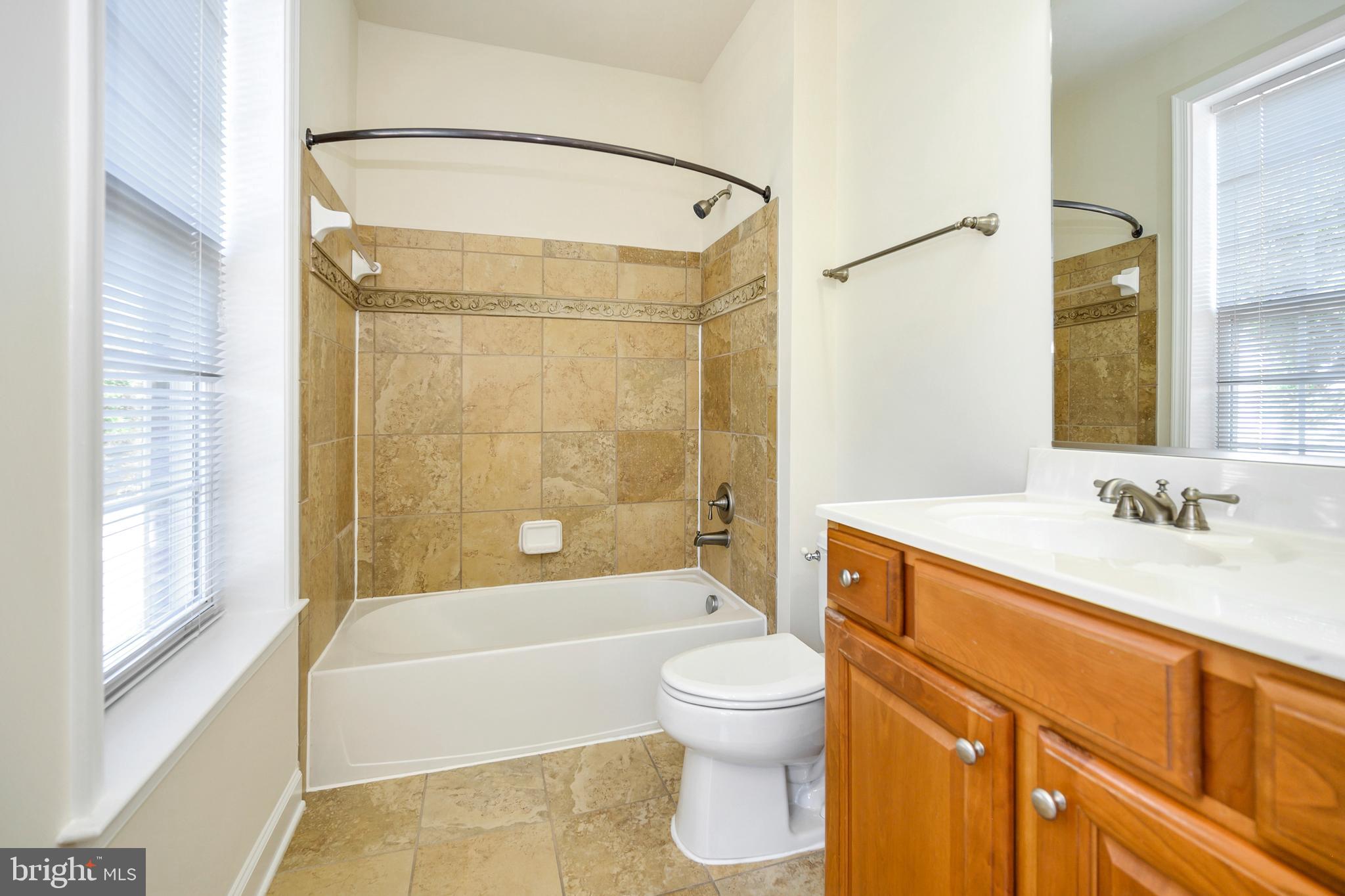 COBBLESTONE SQUARE - Residential