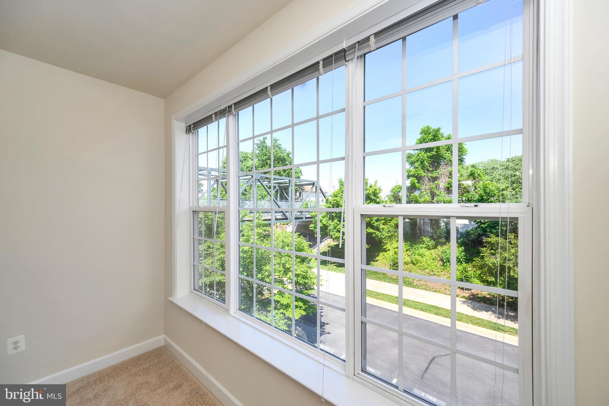 COBBLESTONE SQUARE - Residential