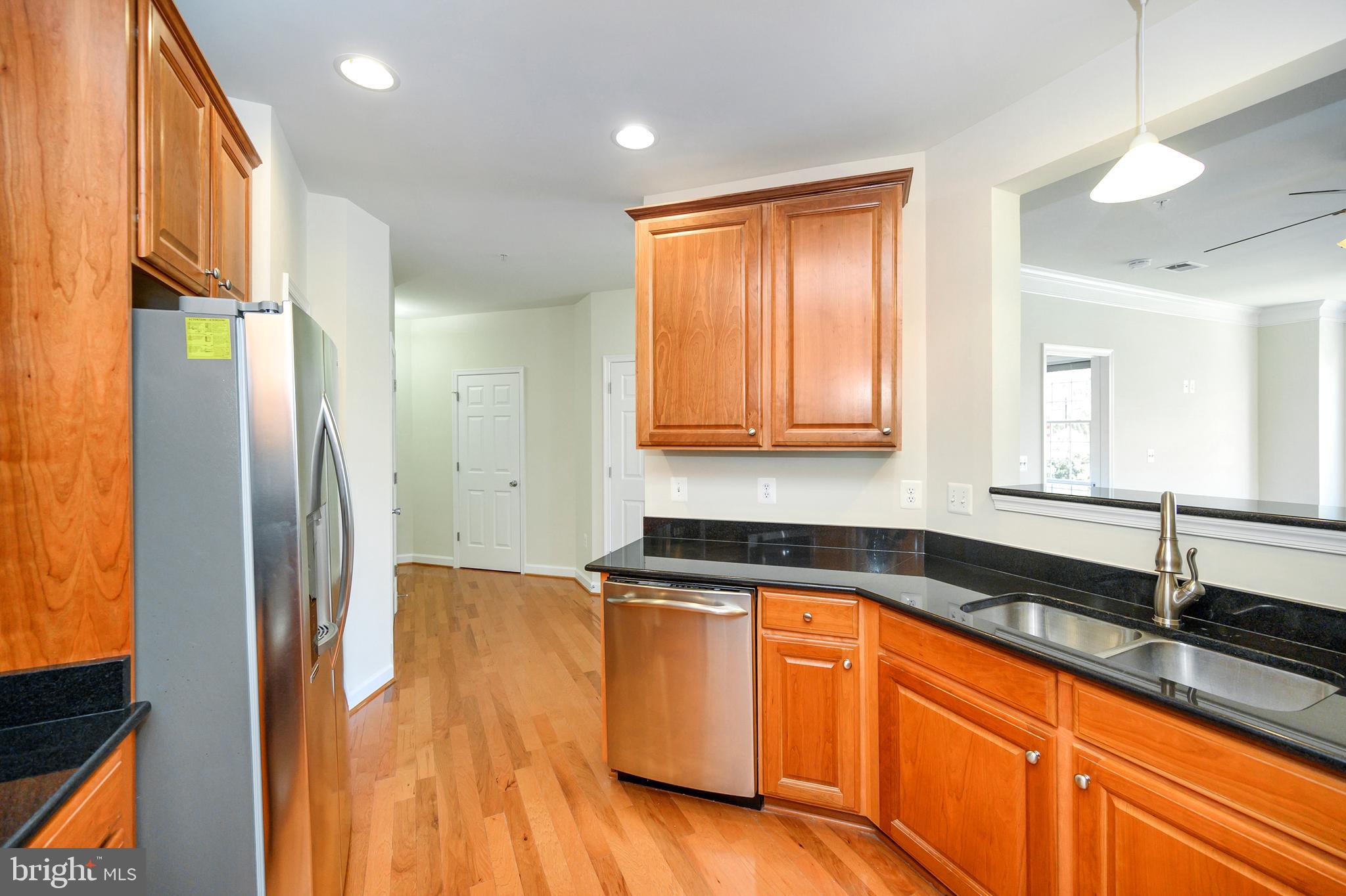 COBBLESTONE SQUARE - Residential