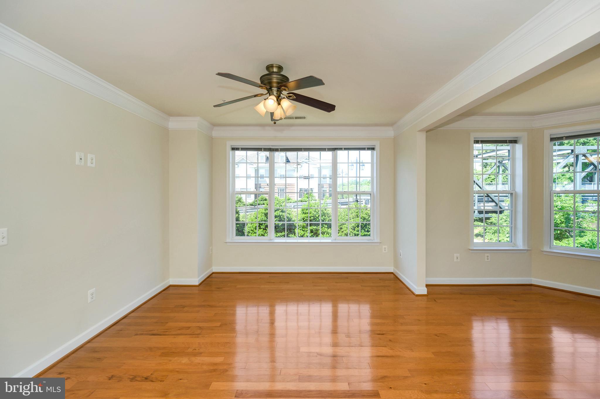 COBBLESTONE SQUARE - Residential