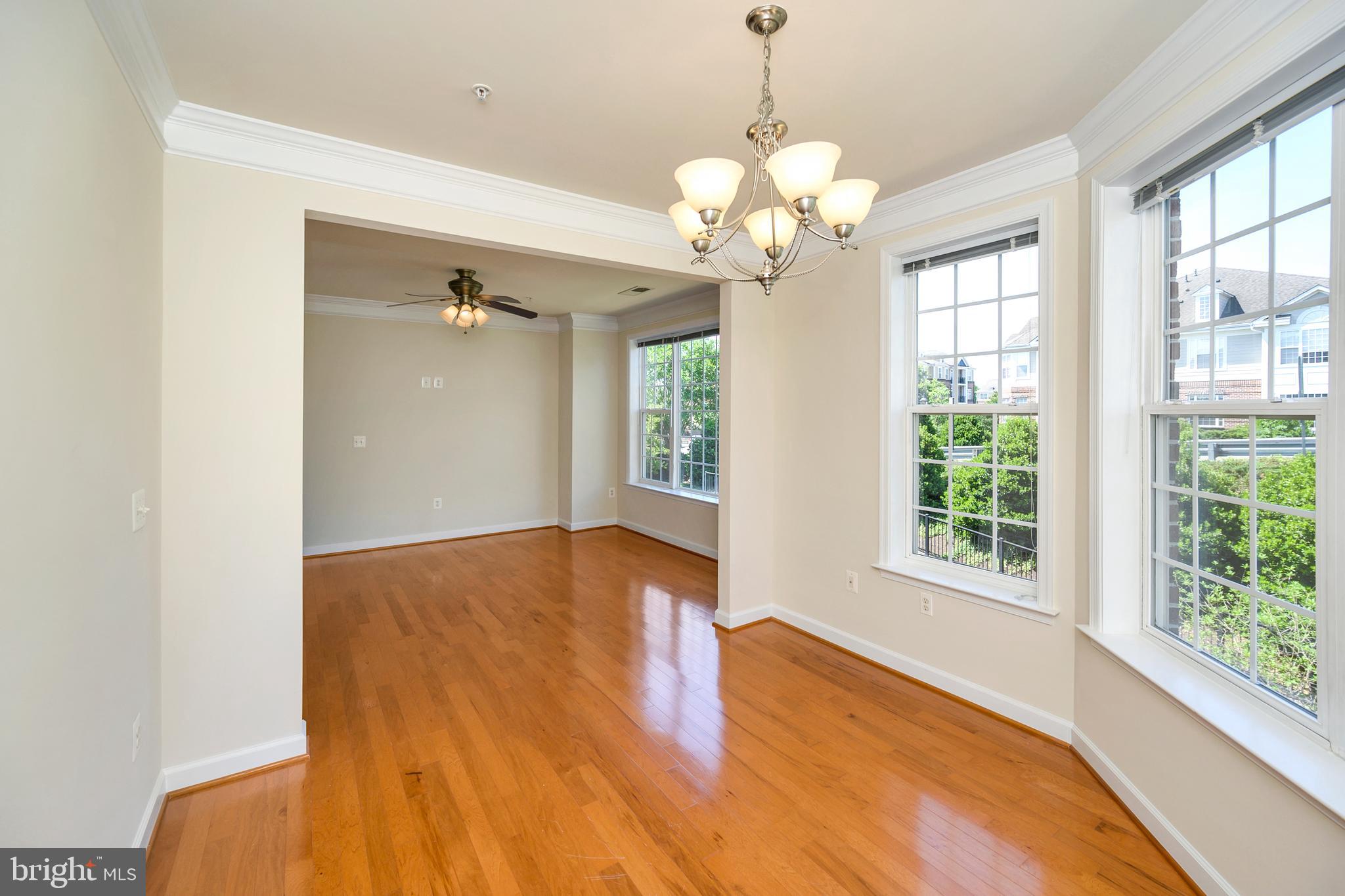 COBBLESTONE SQUARE - Residential