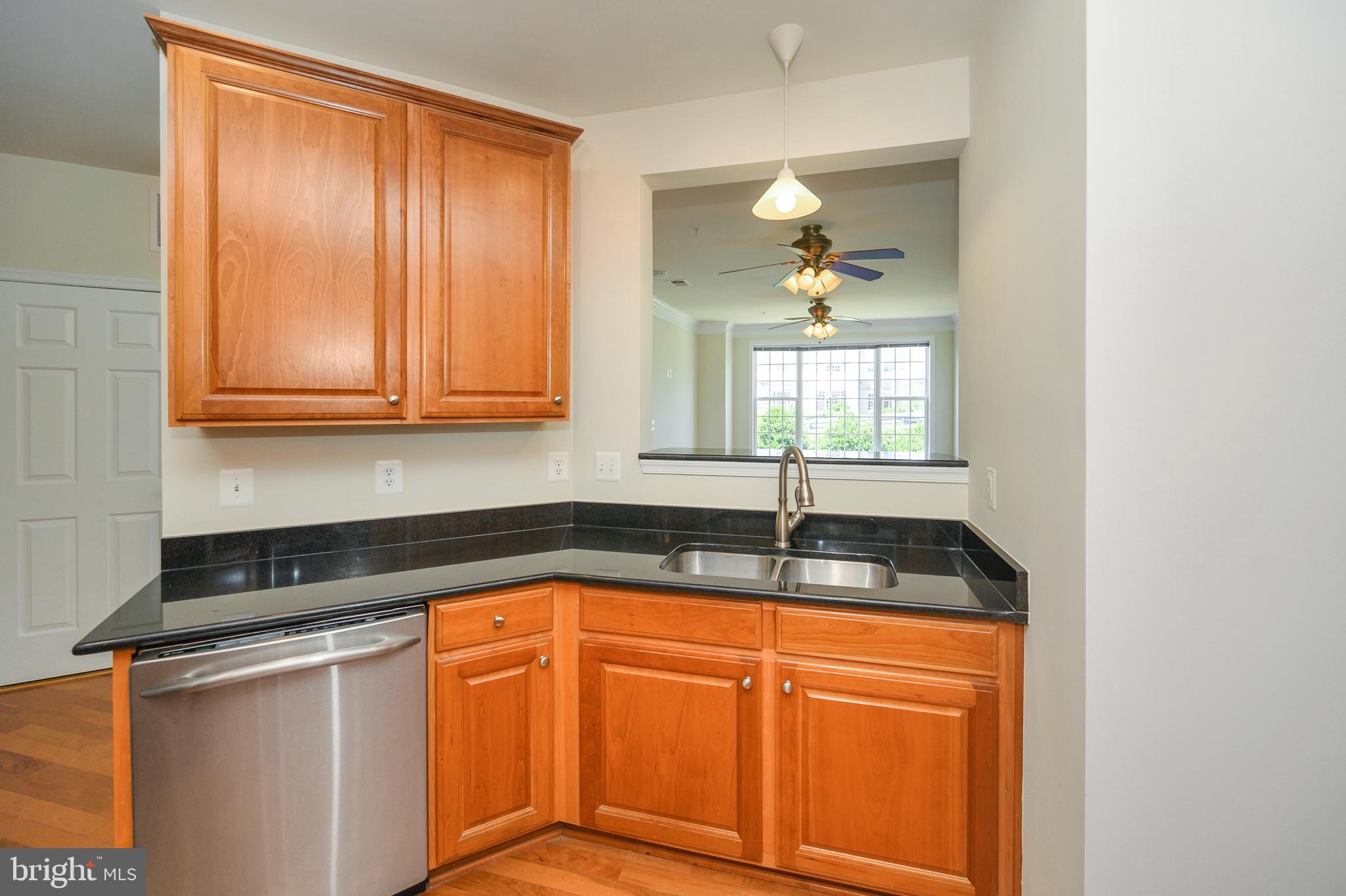 COBBLESTONE SQUARE - Residential