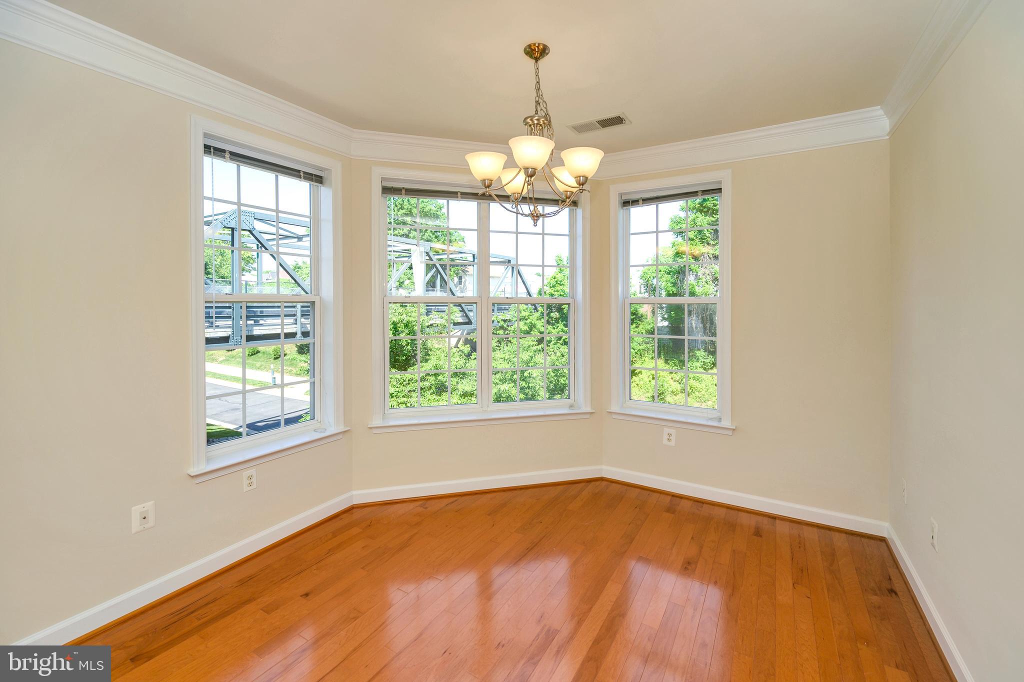 COBBLESTONE SQUARE - Residential